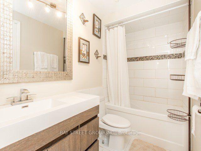Photo 10 of 26 Ducatel Crescent, Ajax, Central — HOMEH