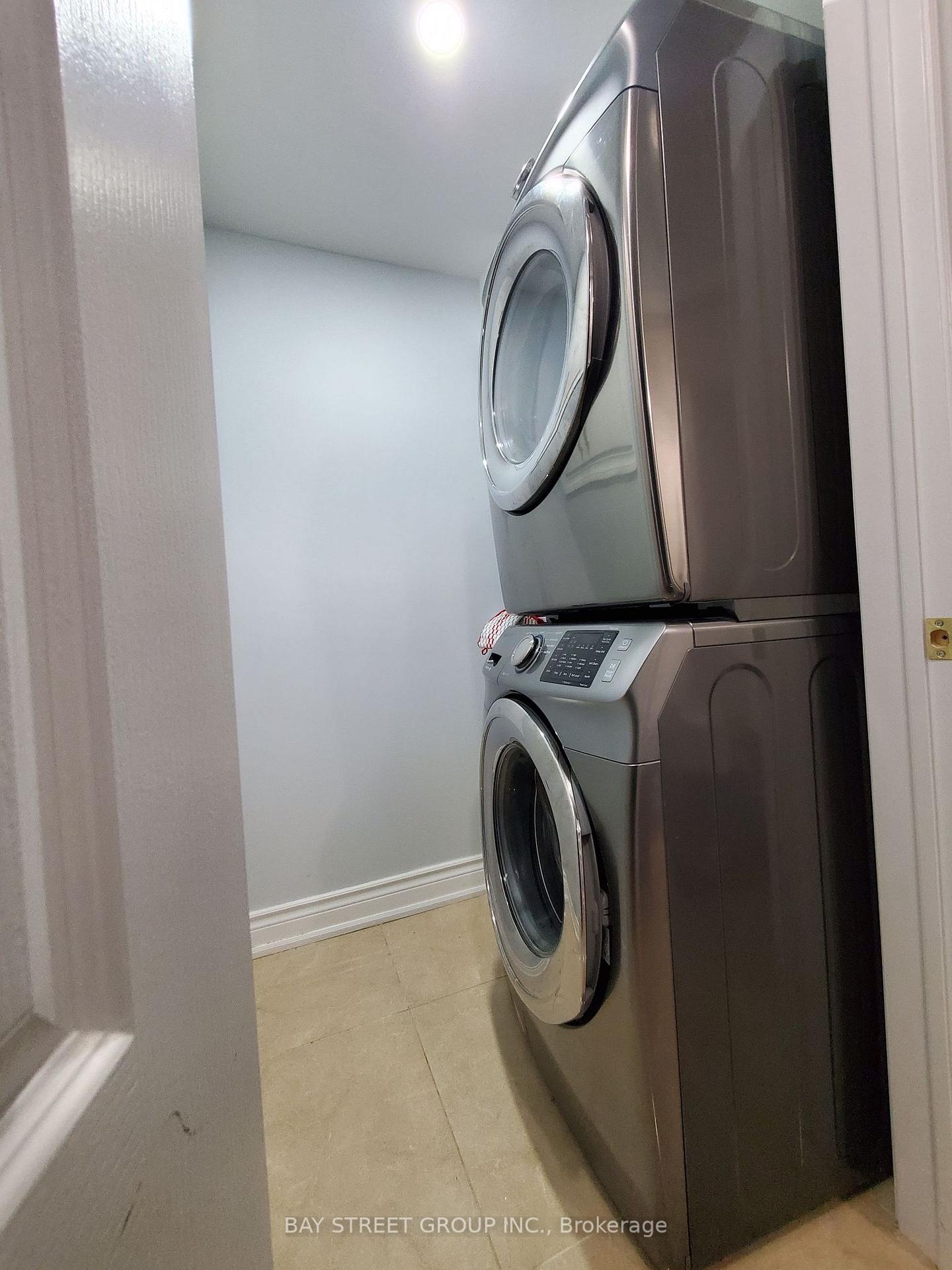Photo 12 of 26 Ducatel Crescent, Ajax, Central — HOMEH