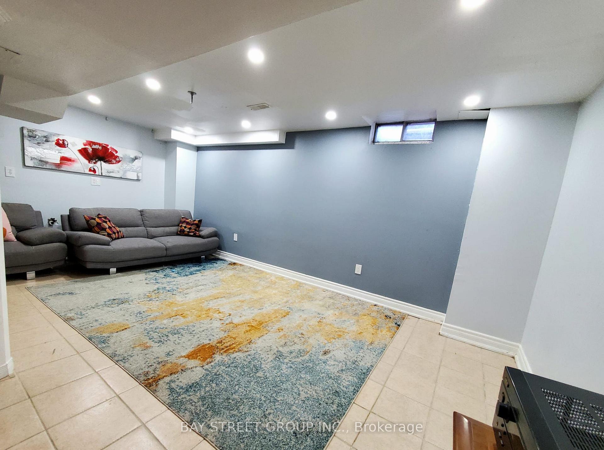 Photo 14 of 26 Ducatel Crescent, Ajax, Central — HOMEH