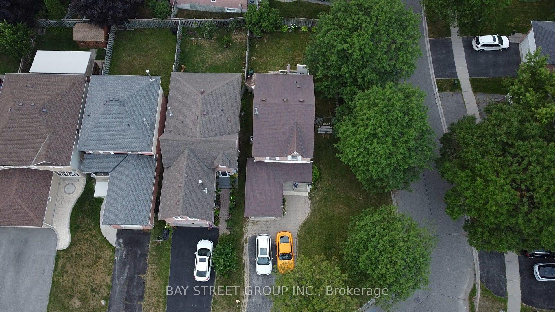 Photo 15 of 26 Ducatel Crescent, Ajax, Central — HOMEH