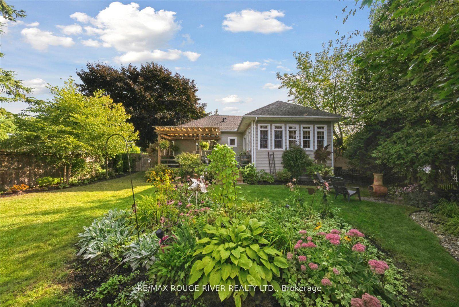 Photo 38 of 83 Cassels Road E, Whitby, Brooklin — HOMEH
