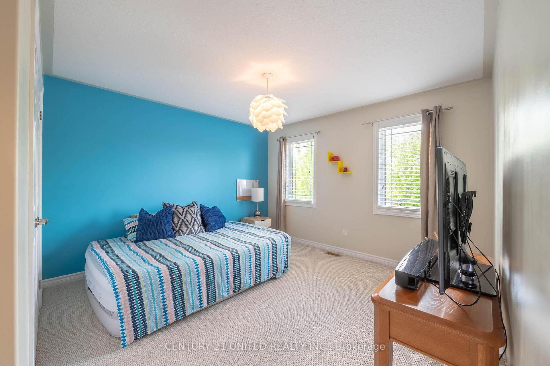 Photo 11 of 451 Raymond Street, Peterborough, Northcrest Ward 5 — HOMEH