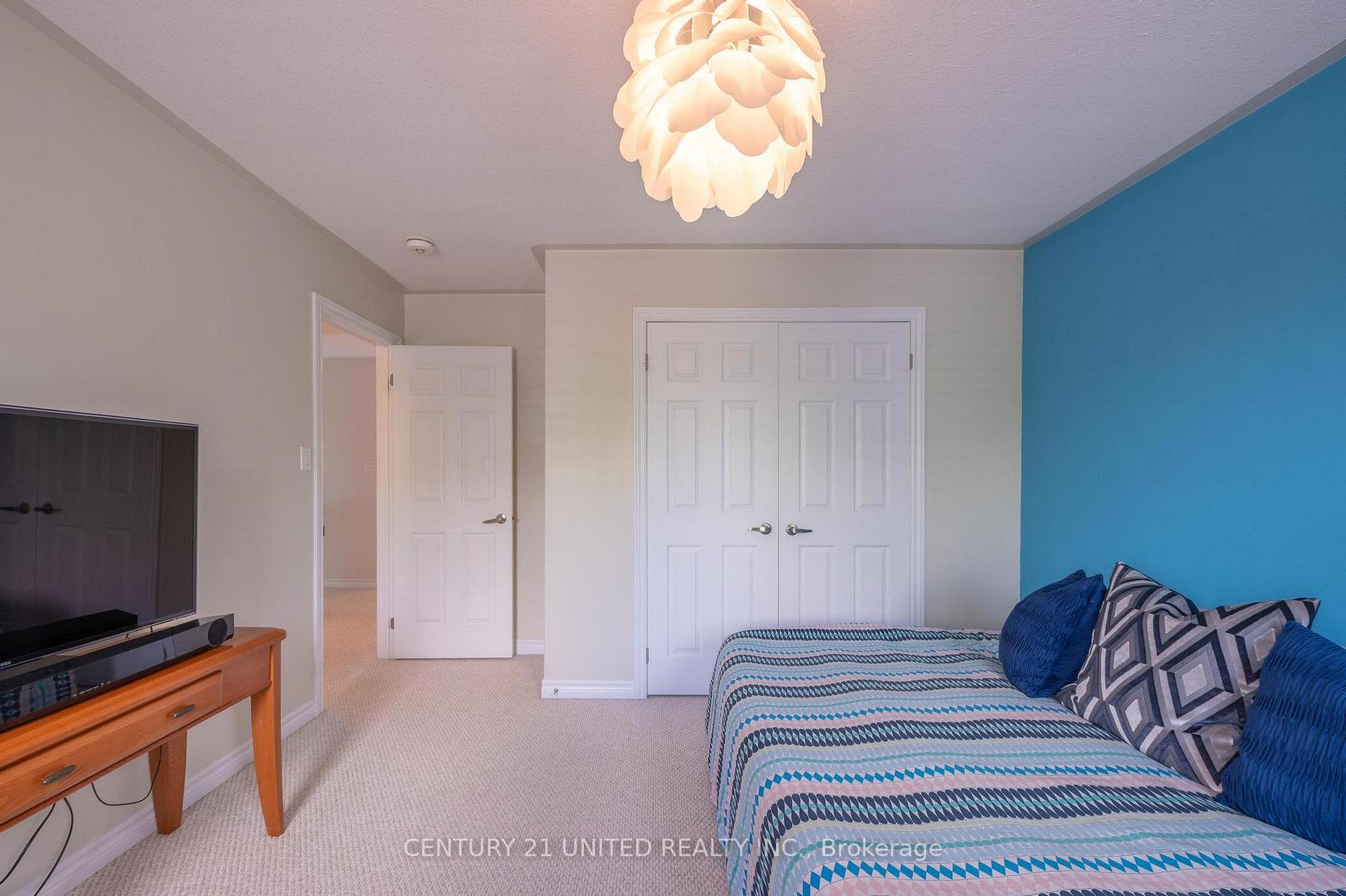 Photo 12 of 451 Raymond Street, Peterborough, Northcrest Ward 5 — HOMEH