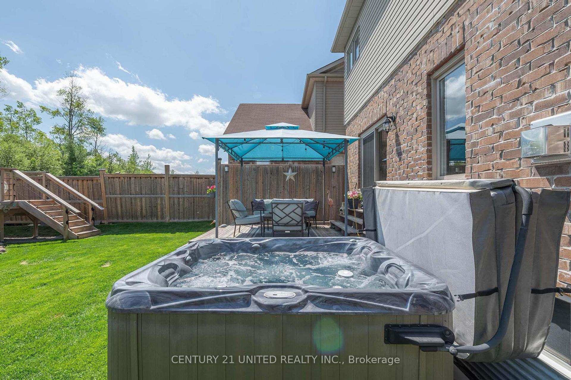 Photo 17 of 451 Raymond Street, Peterborough, Northcrest Ward 5 — HOMEH