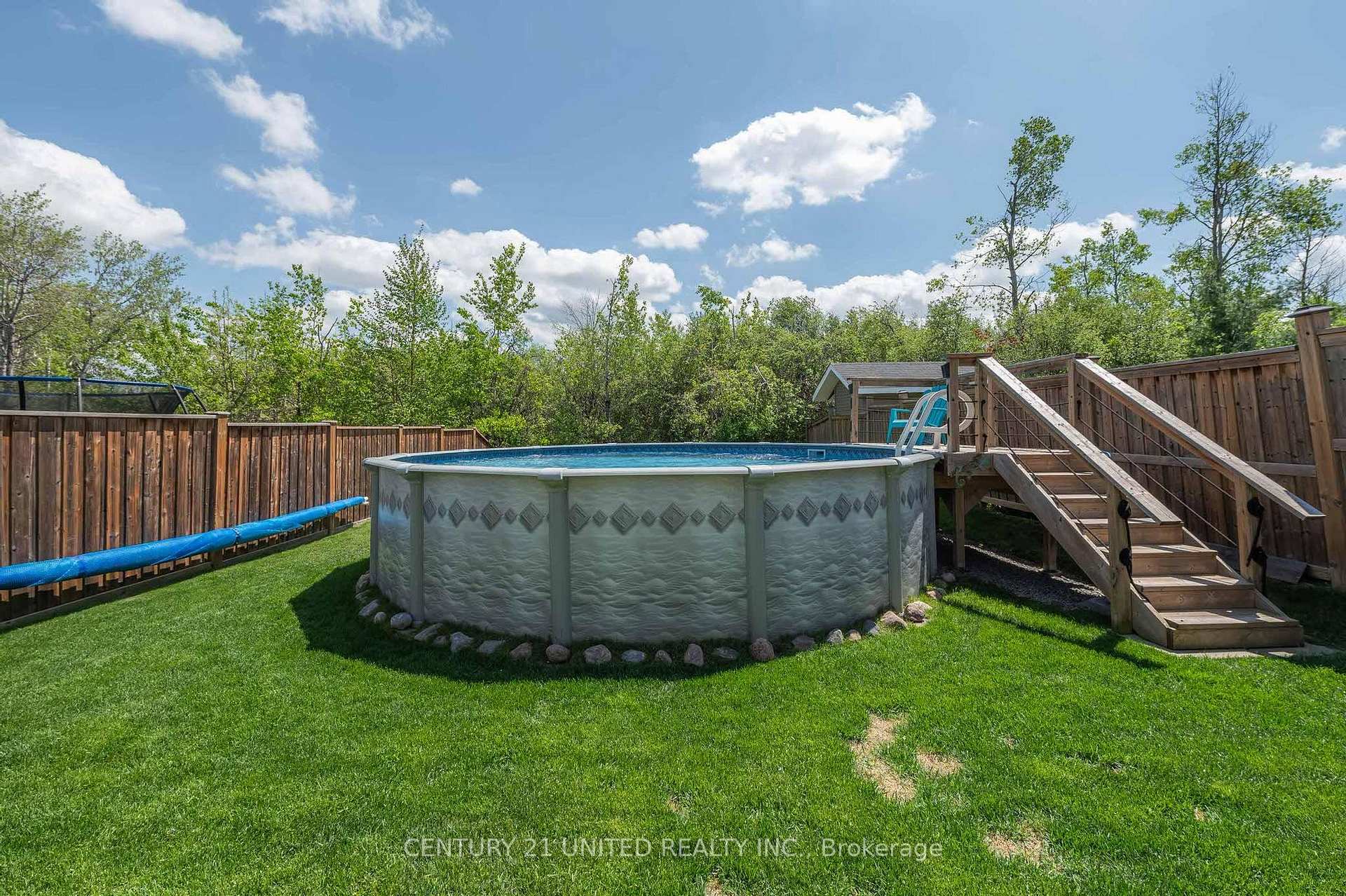 Photo 18 of 451 Raymond Street, Peterborough, Northcrest Ward 5 — HOMEH