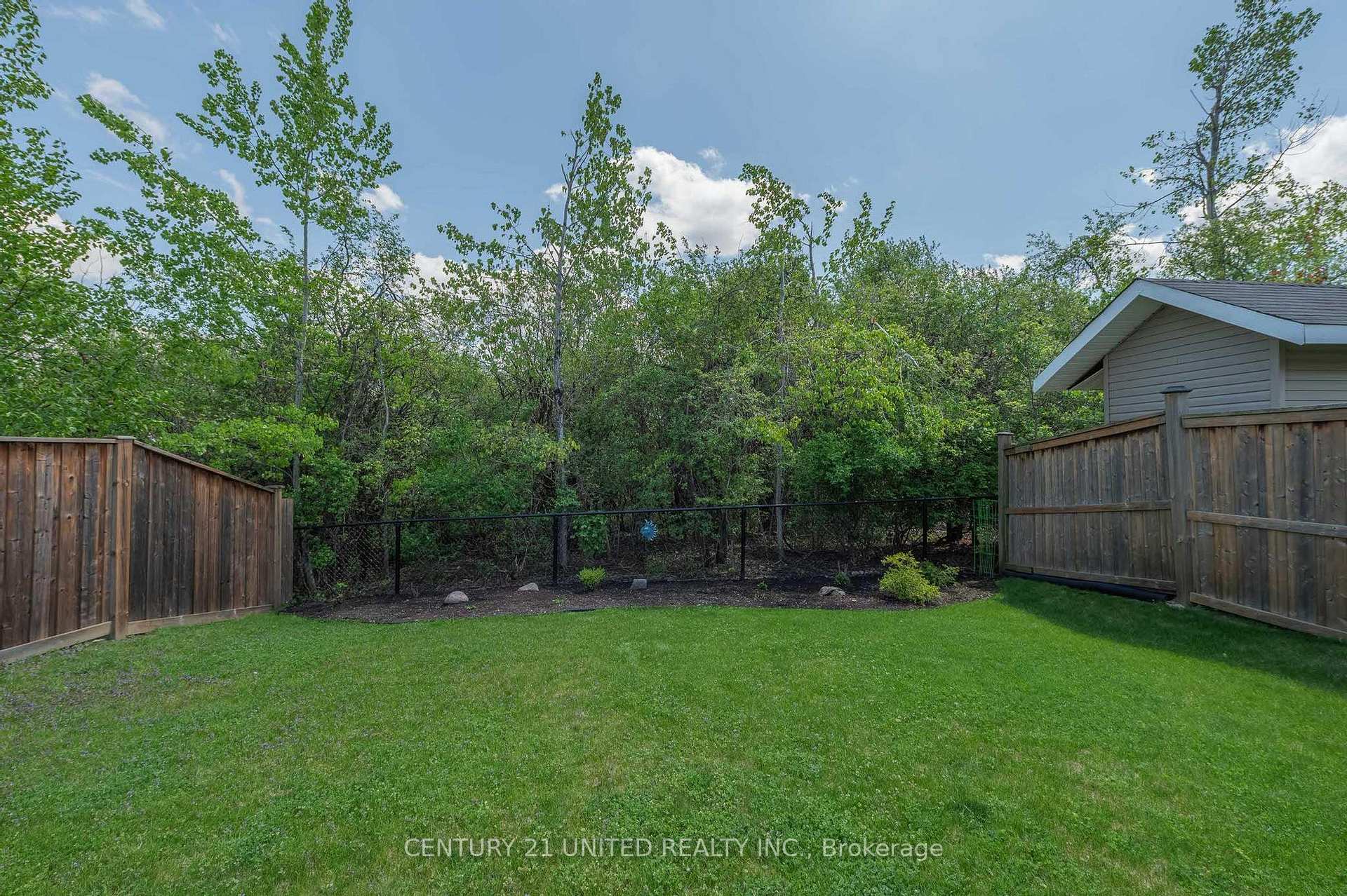 Photo 19 of 451 Raymond Street, Peterborough, Northcrest Ward 5 — HOMEH