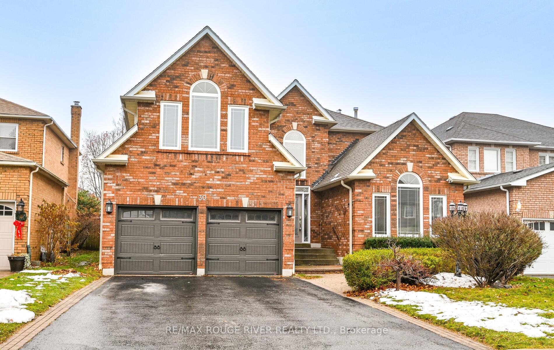 Photo 2 of 30 Ravenview Drive, Whitby, Rolling Acres — HOMEH