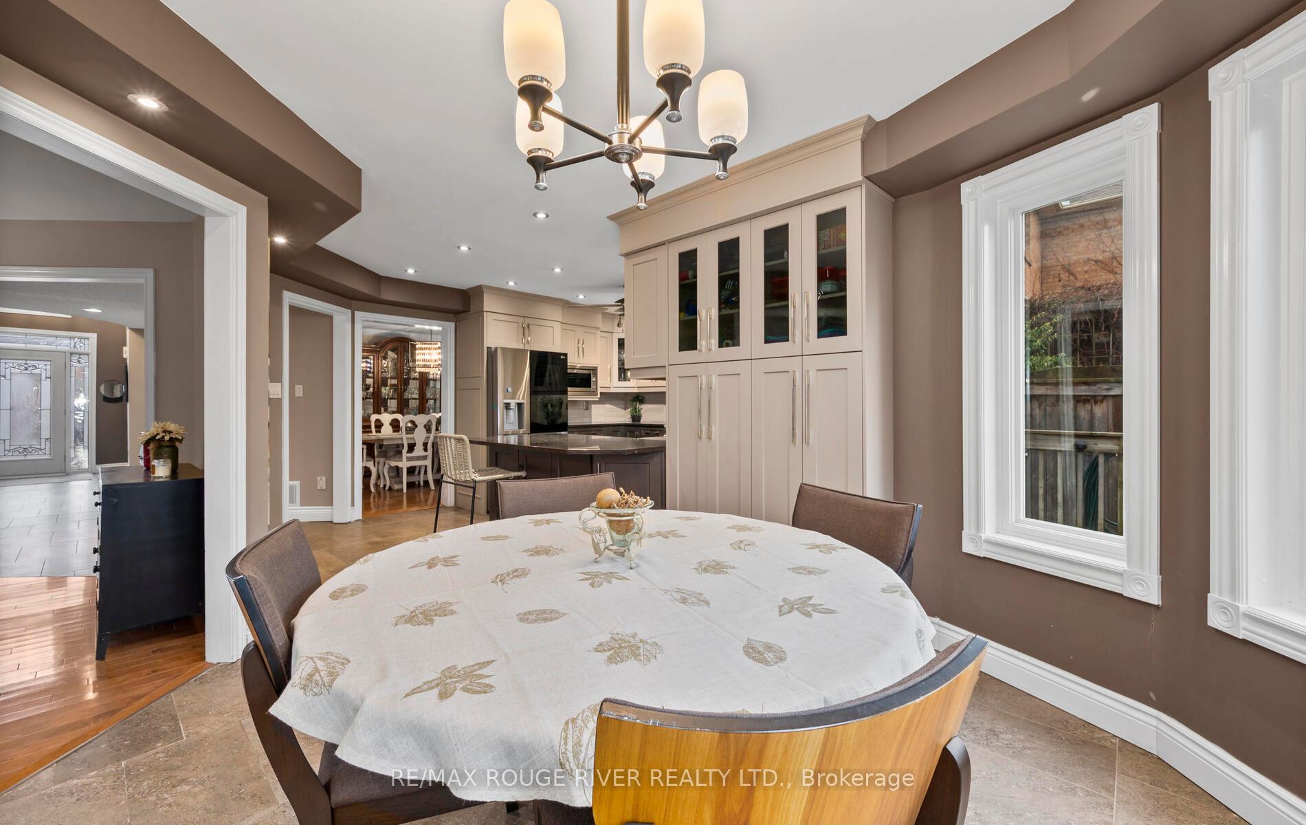 Photo 15 of 30 Ravenview Drive, Whitby, Rolling Acres — HOMEH