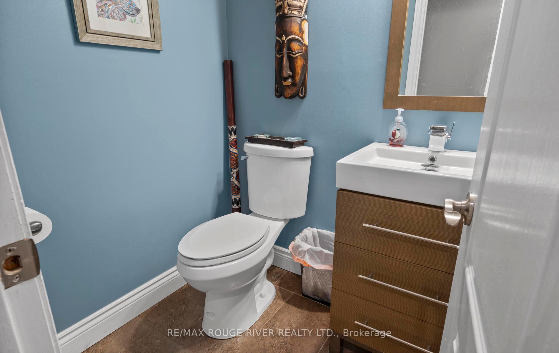 Photo 20 of 30 Ravenview Drive, Whitby, Rolling Acres — HOMEH