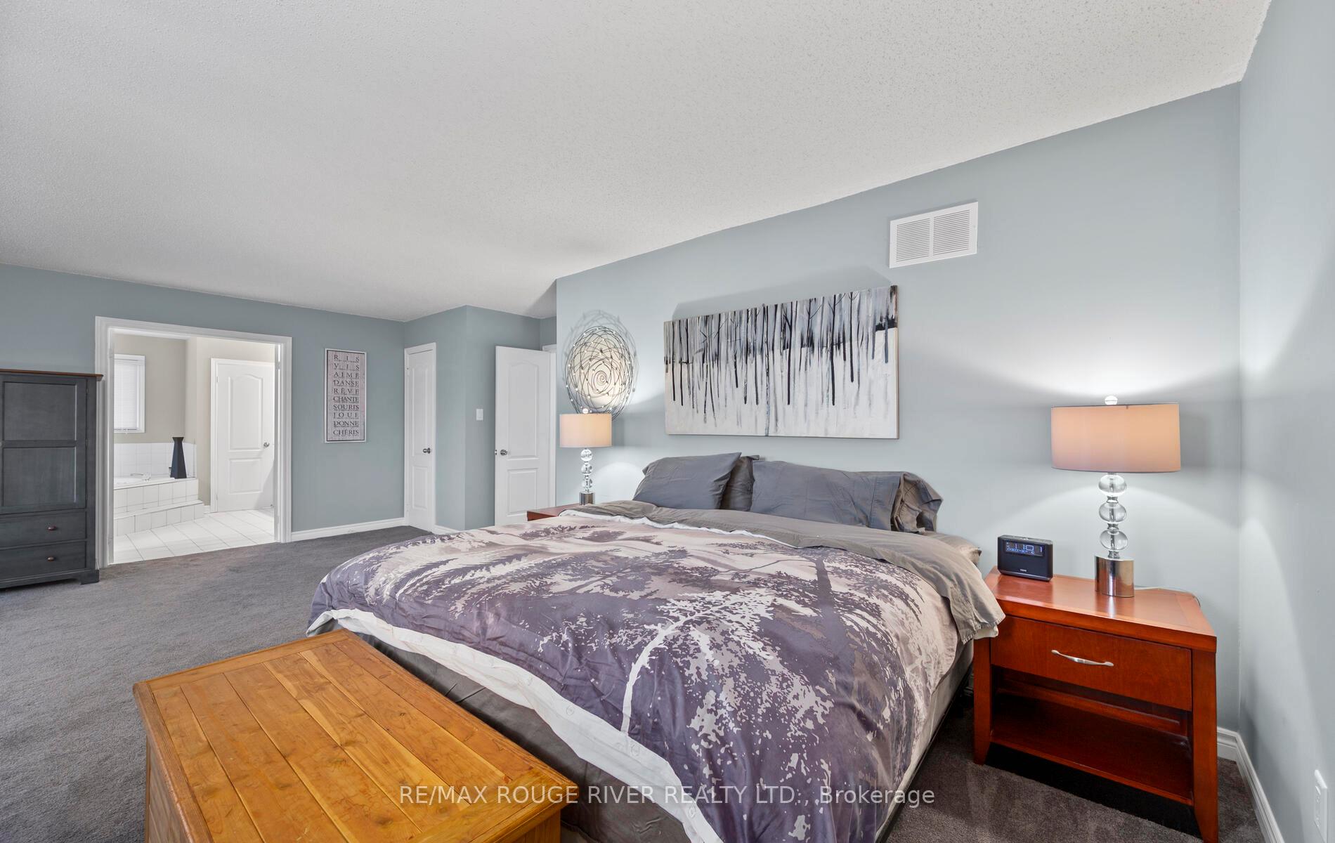 Photo 24 of 30 Ravenview Drive, Whitby, Rolling Acres — HOMEH