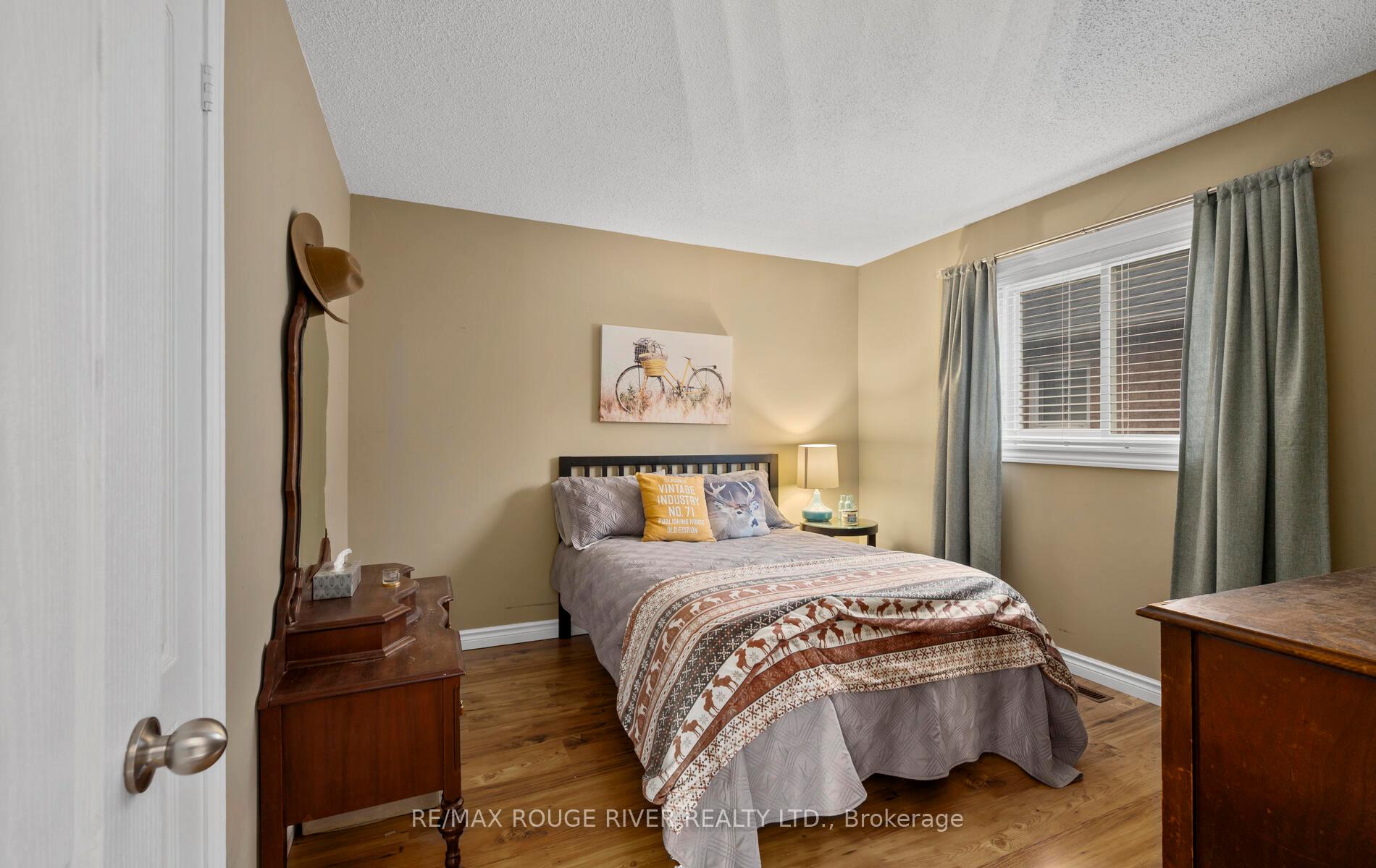 Photo 26 of 30 Ravenview Drive, Whitby, Rolling Acres — HOMEH