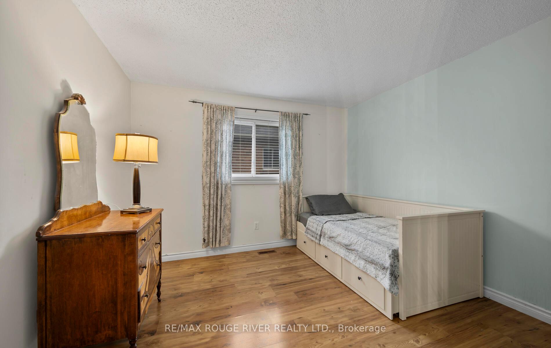 Photo 27 of 30 Ravenview Drive, Whitby, Rolling Acres — HOMEH