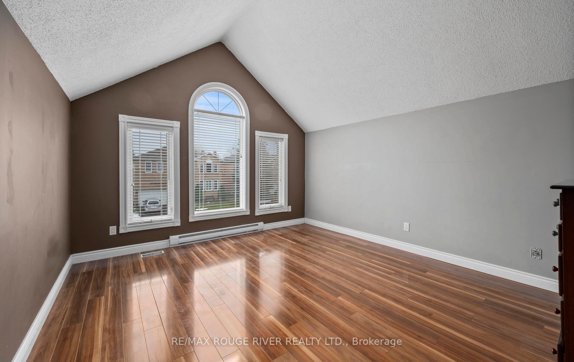 Photo 28 of 30 Ravenview Drive, Whitby, Rolling Acres — HOMEH