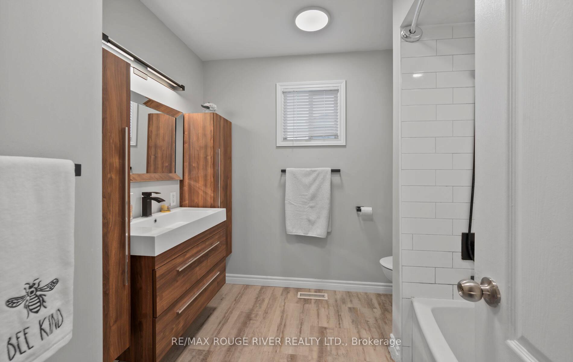 Photo 29 of 30 Ravenview Drive, Whitby, Rolling Acres — HOMEH