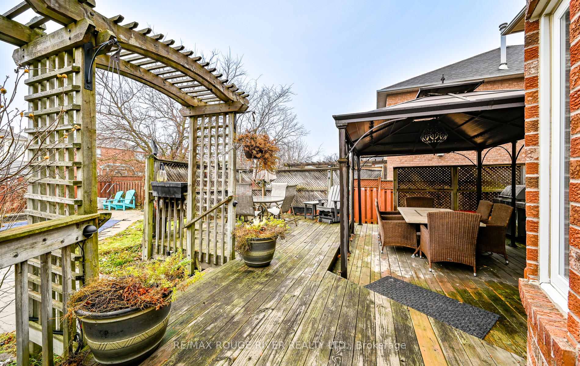 Photo 32 of 30 Ravenview Drive, Whitby, Rolling Acres — HOMEH