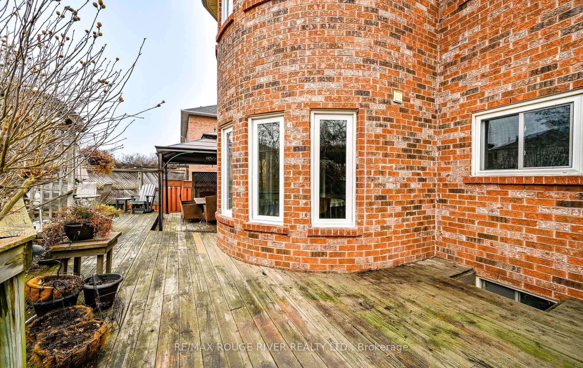 Photo 35 of 30 Ravenview Drive, Whitby, Rolling Acres — HOMEH