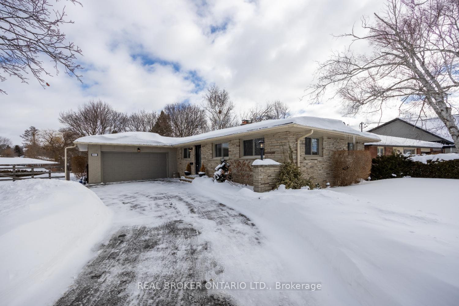 Photo 1 of 883 Walnut Court, Oshawa, Donevan — HOMEH