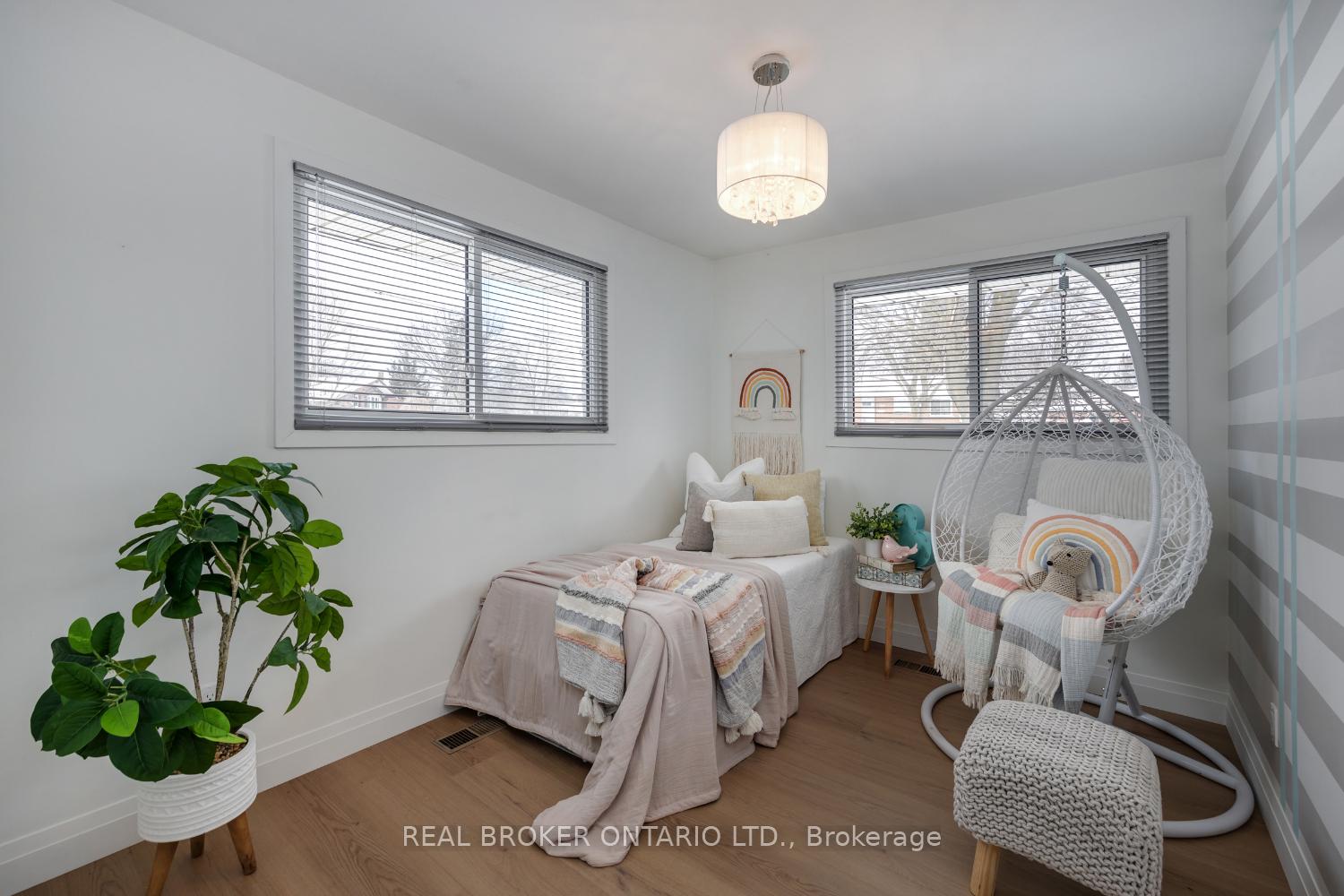 Photo 2 of 883 Walnut Court, Oshawa, Donevan — HOMEH