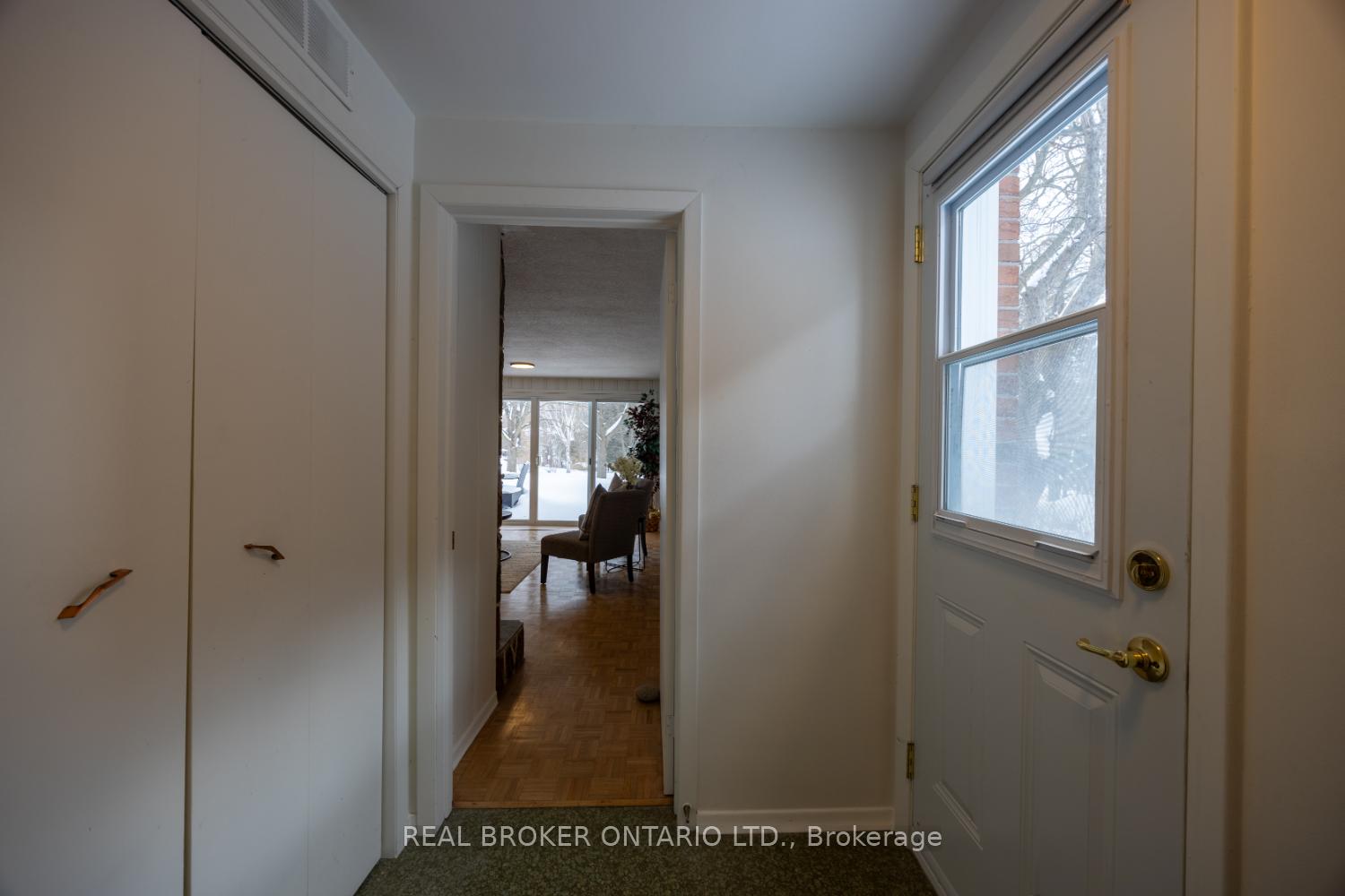 Photo 5 of 883 Walnut Court, Oshawa, Donevan — HOMEH