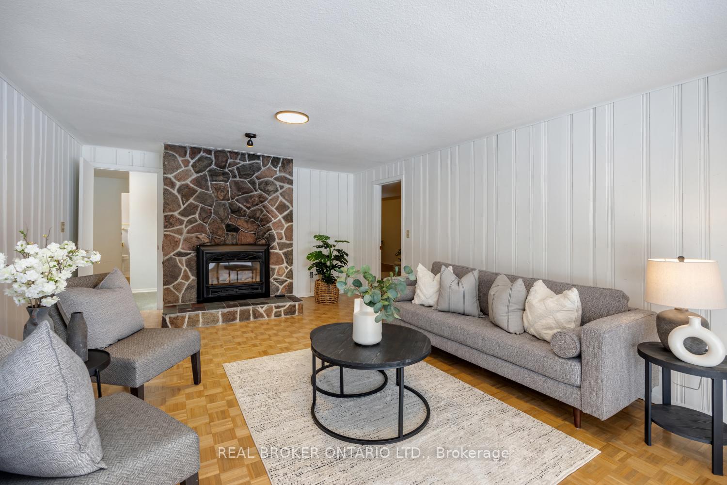 Photo 7 of 883 Walnut Court, Oshawa, Donevan — HOMEH