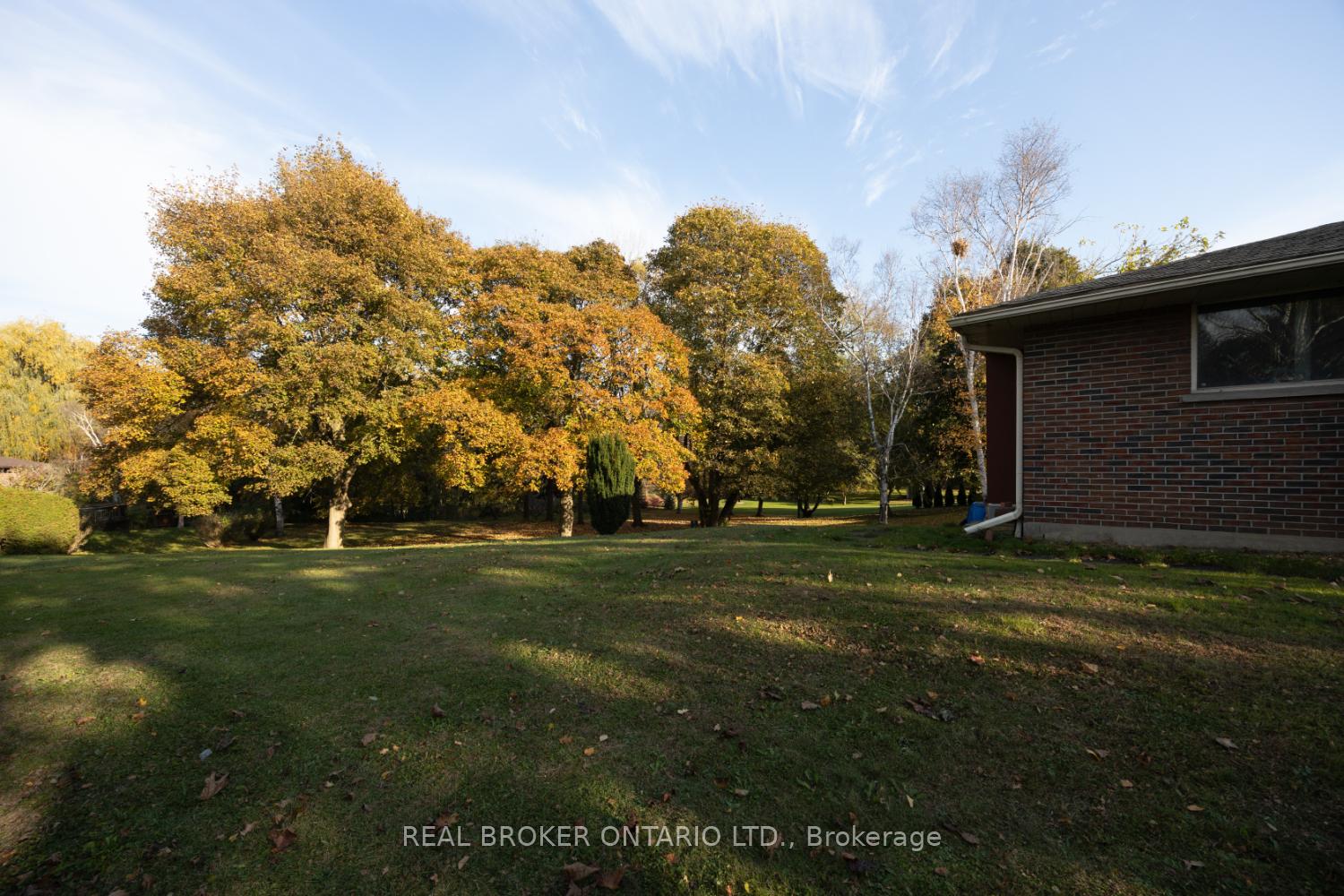 Photo 17 of 883 Walnut Court, Oshawa, Donevan — HOMEH