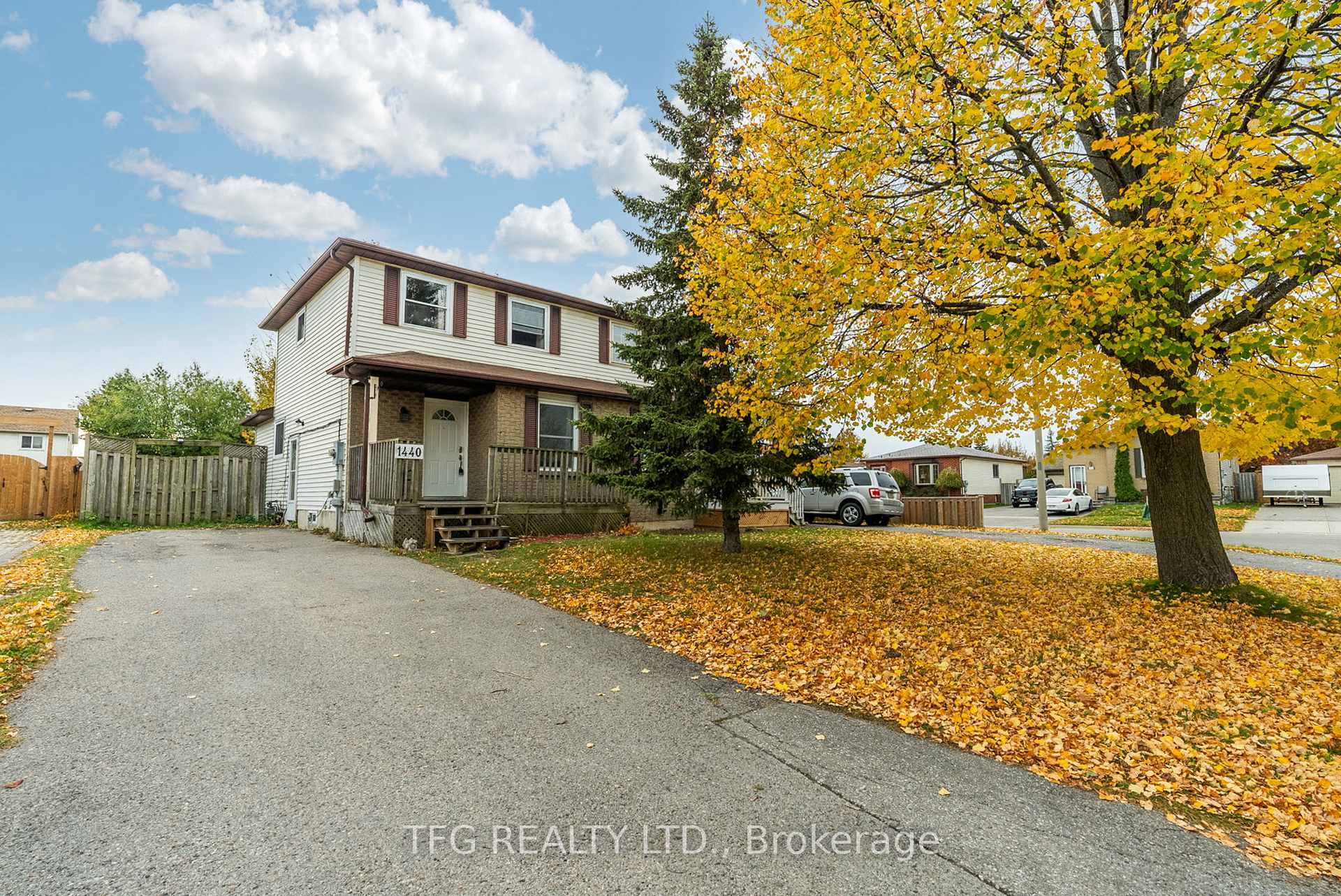 Photo 2 of 1440 Fleming Court, Oshawa, Lakeview — HOMEH
