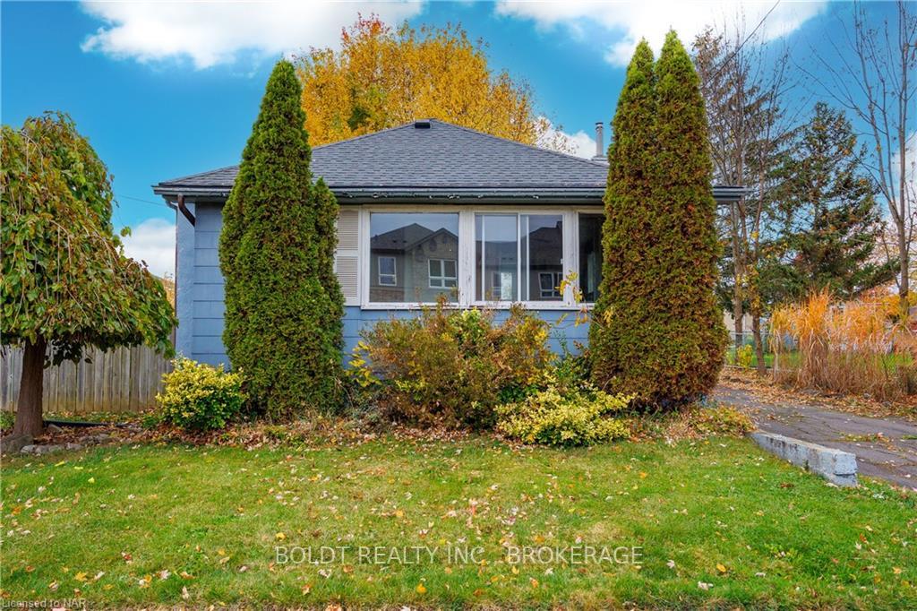 Photo 2 of 26 Perenack Avenue, Welland, Broadway — HOMEH