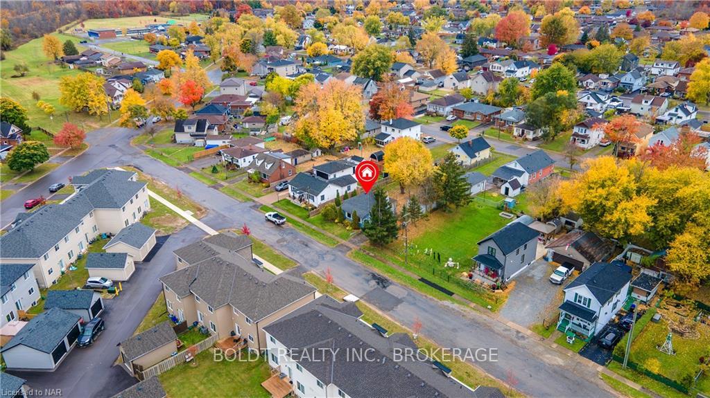 Photo 10 of 26 Perenack Avenue, Welland, Broadway — HOMEH