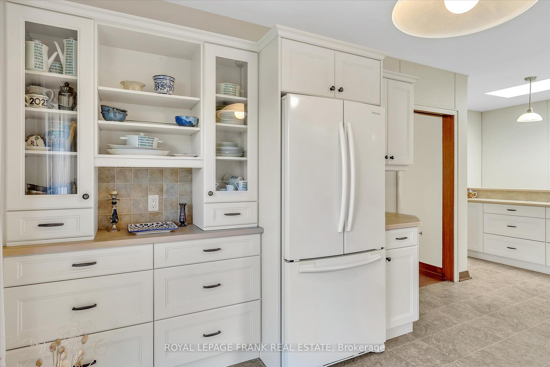 Photo 15 of 455 Manorhill Avenue, Peterborough, Town Ward 3 — HOMEH