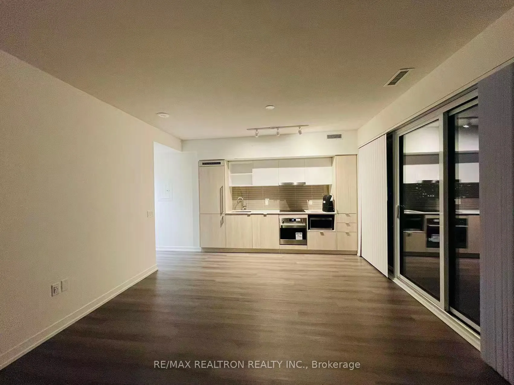 Photo 2 of Unit 2007, 138 Downes Street, Toronto, Waterfront Communities — HOMEH