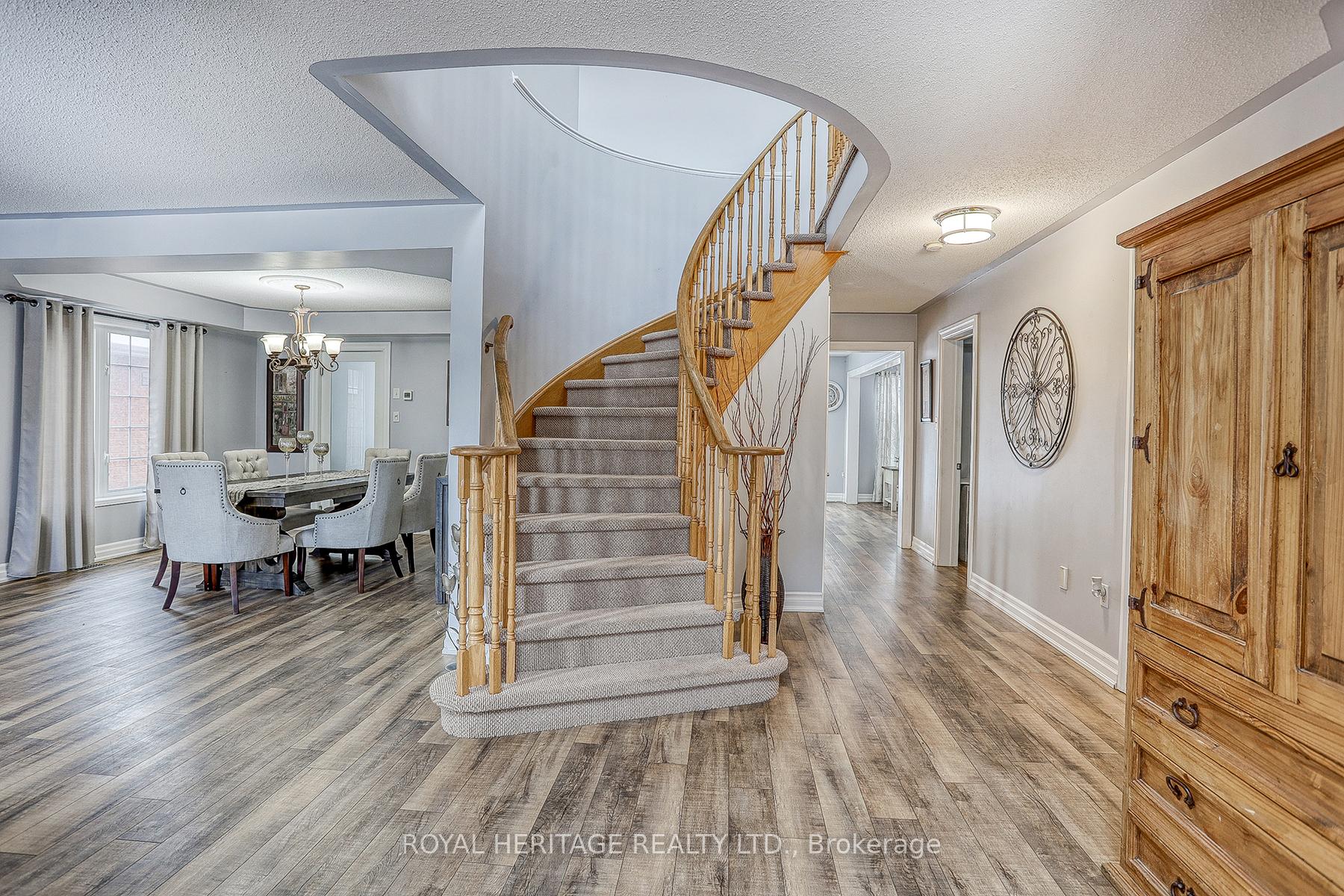 Photo 3 of 1563 Spencely Drive, Oshawa, Taunton — HOMEH