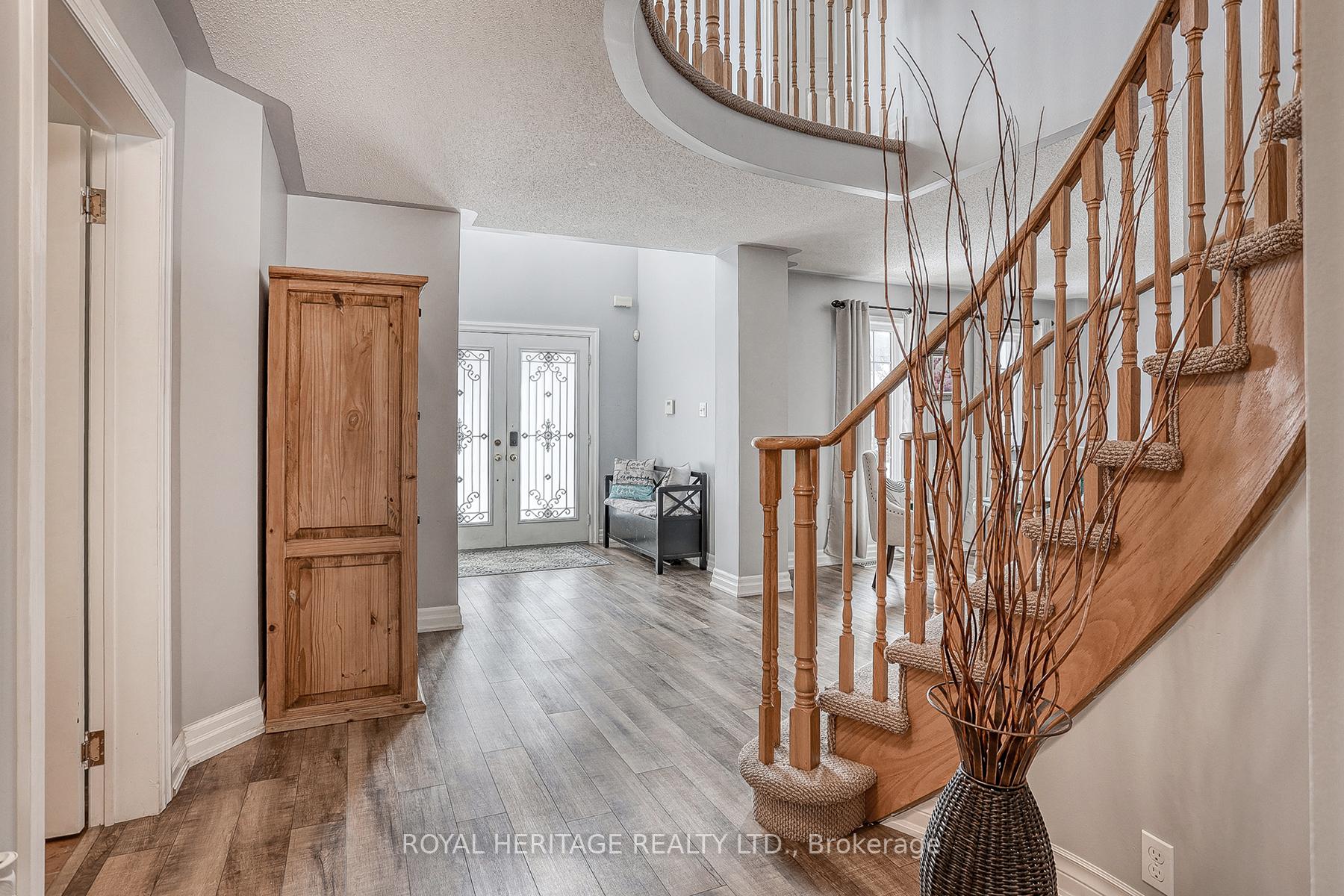 Photo 4 of 1563 Spencely Drive, Oshawa, Taunton — HOMEH