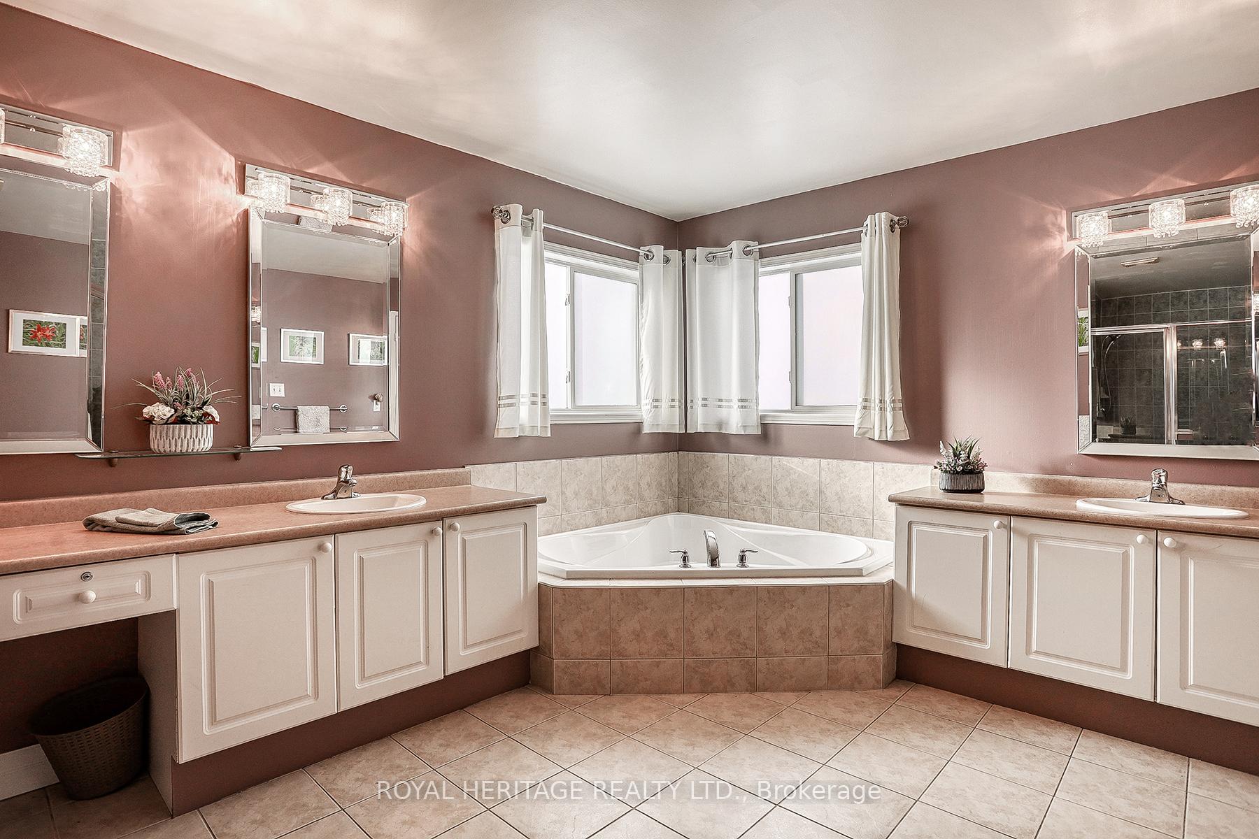 Photo 31 of 1563 Spencely Drive, Oshawa, Taunton — HOMEH