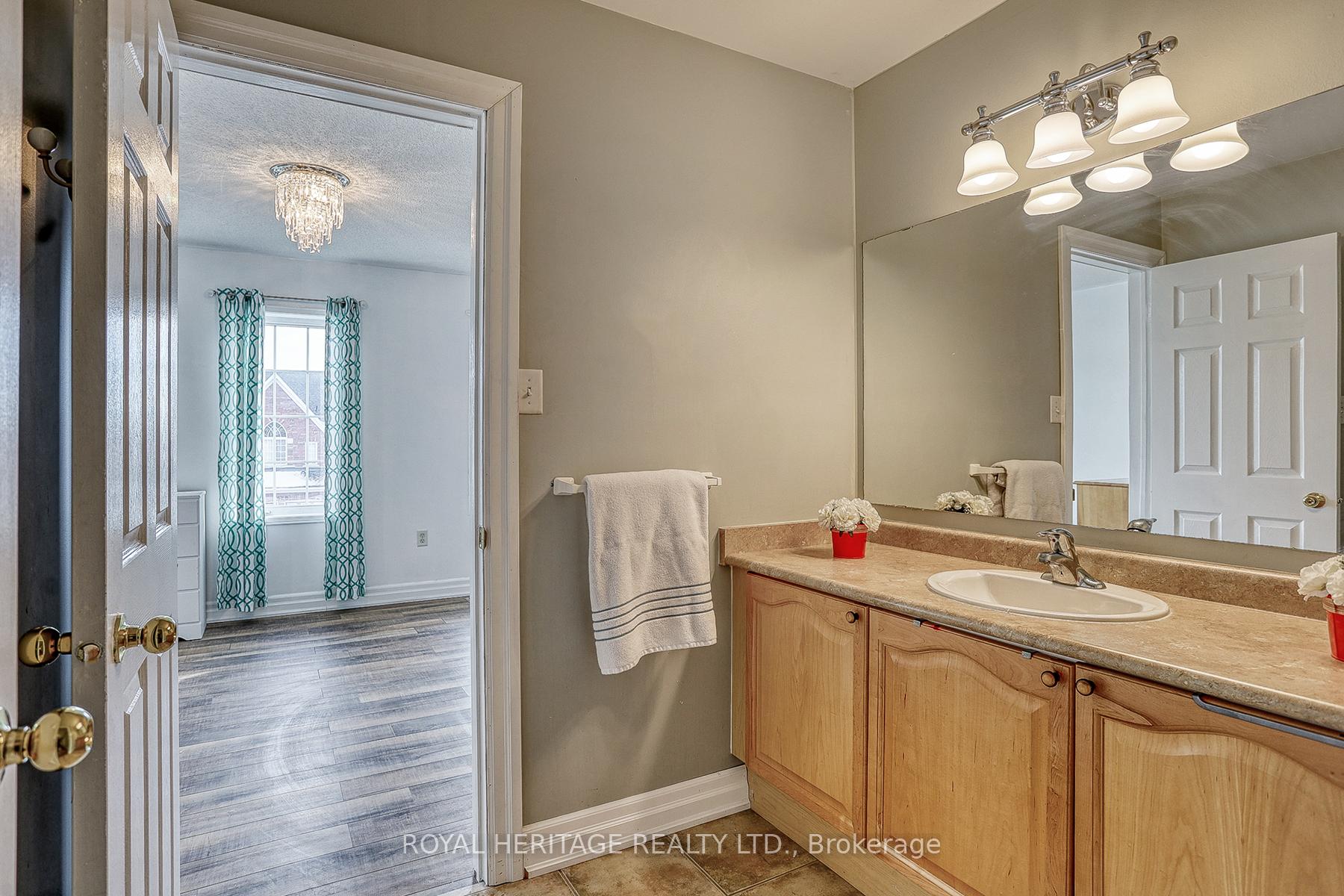 Photo 35 of 1563 Spencely Drive, Oshawa, Taunton — HOMEH