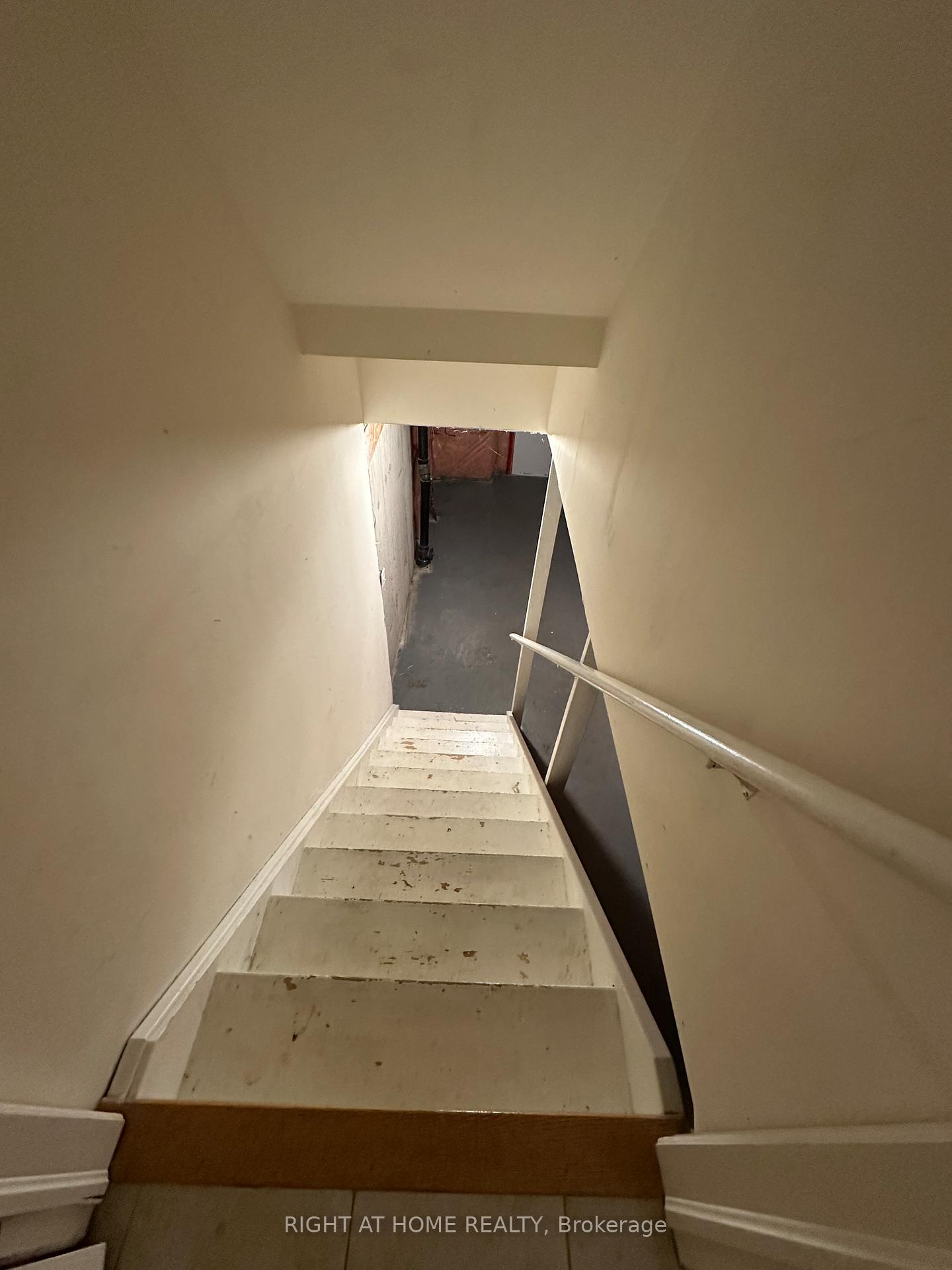 Photo 7 of 246 Zokol Drive, Aurora, Bayview Northeast — HOMEH