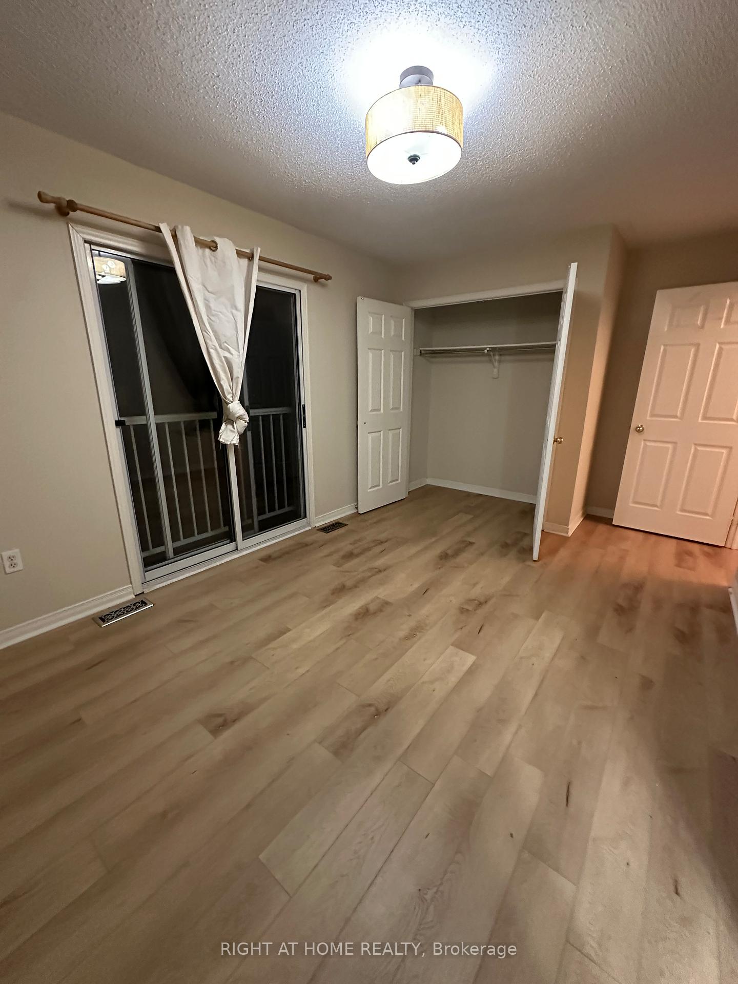 Photo 16 of 246 Zokol Drive, Aurora, Bayview Northeast — HOMEH