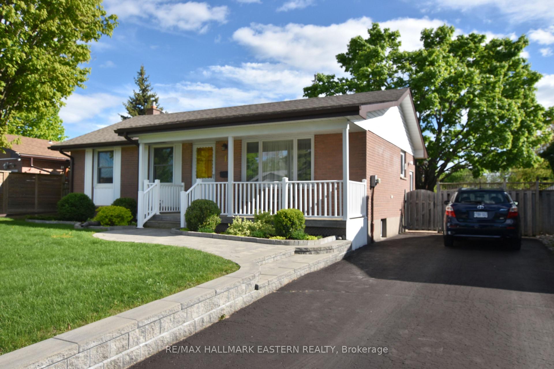 Photo 1 of 17 Trillium Lane, Peterborough, Northcrest Ward 5 — HOMEH