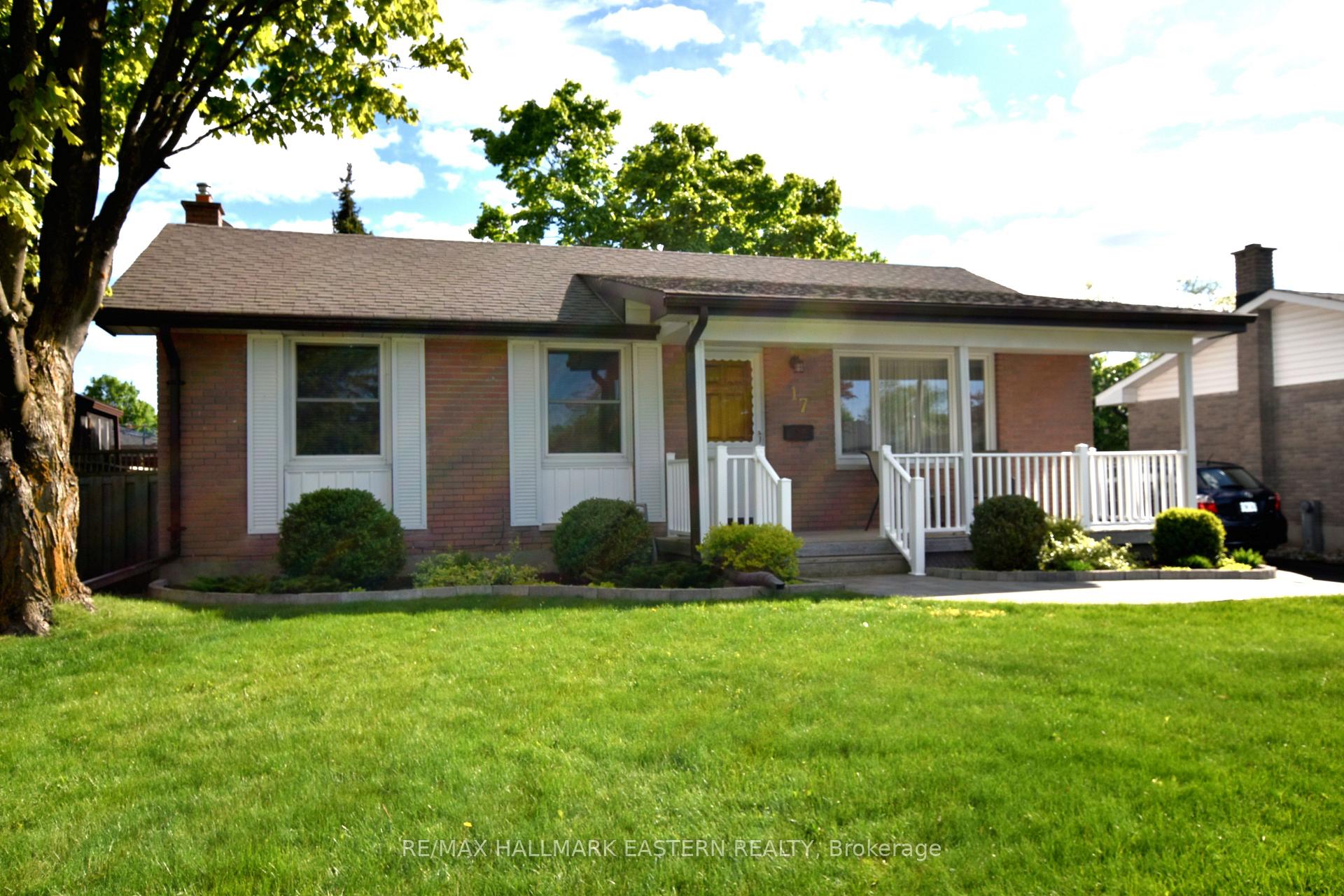 Photo 3 of 17 Trillium Lane, Peterborough, Northcrest Ward 5 — HOMEH