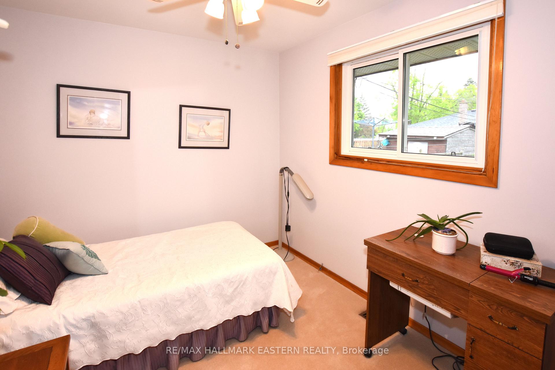 Photo 9 of 17 Trillium Lane, Peterborough, Northcrest Ward 5 — HOMEH