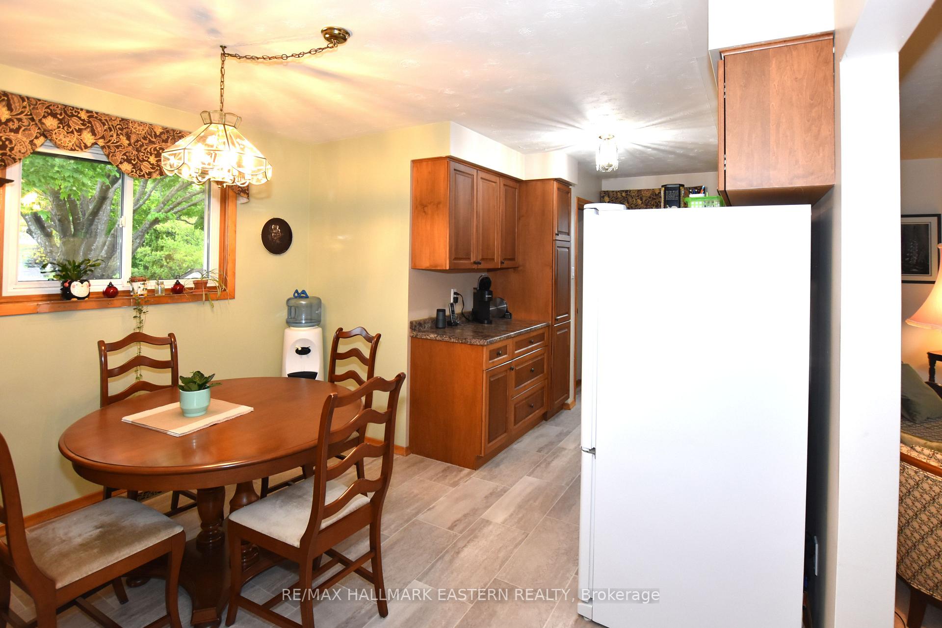 Photo 13 of 17 Trillium Lane, Peterborough, Northcrest Ward 5 — HOMEH