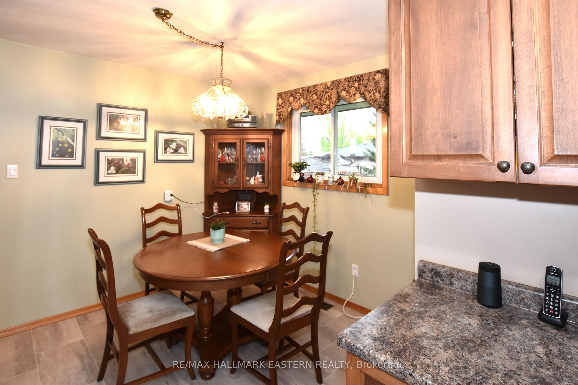Photo 17 of 17 Trillium Lane, Peterborough, Northcrest Ward 5 — HOMEH