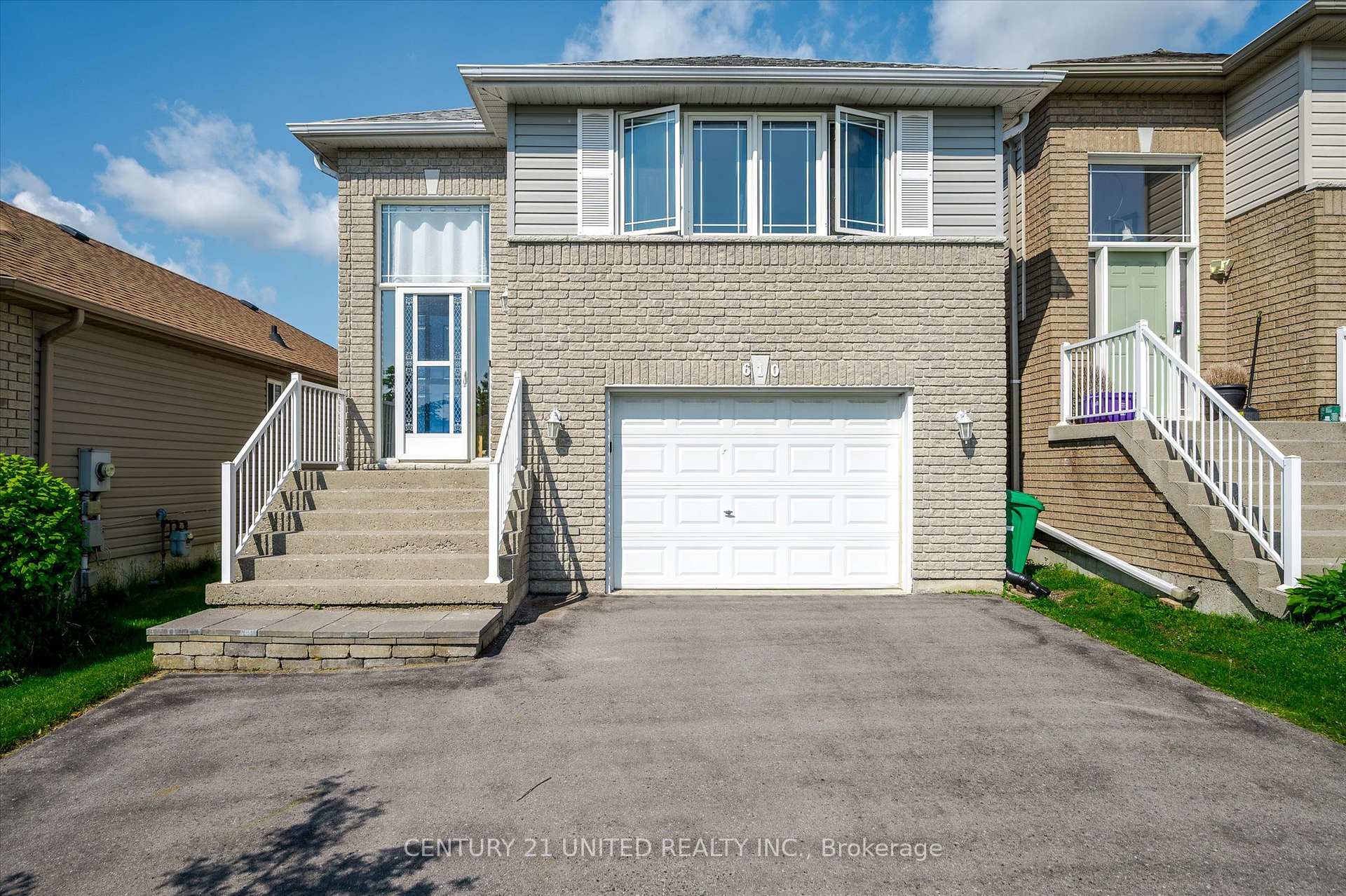 Photo 3 of 610 Clancy Crescent, Peterborough, Otonabee Ward 1 — HOMEH