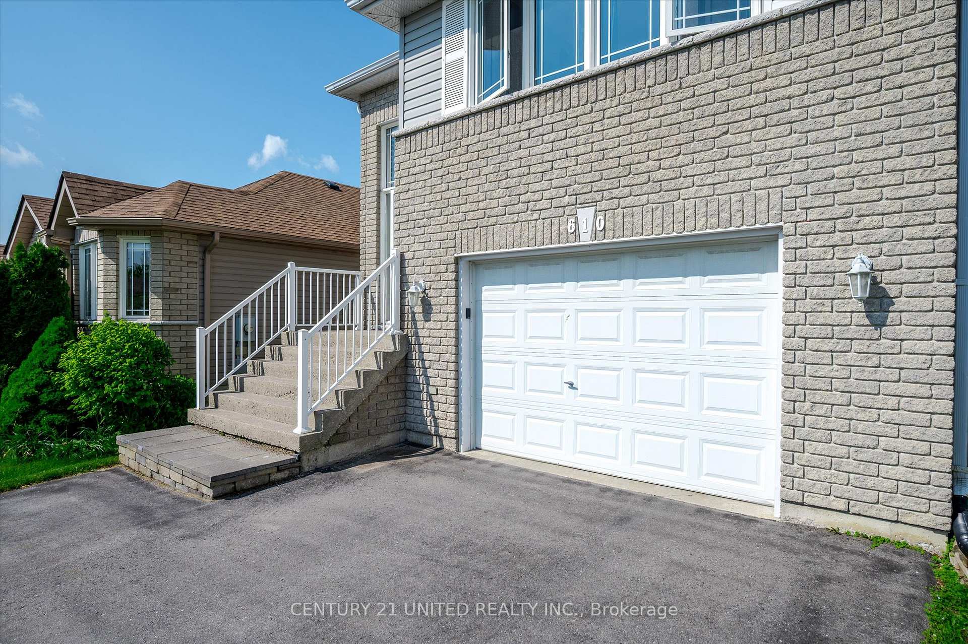 Photo 5 of 610 Clancy Crescent, Peterborough, Otonabee Ward 1 — HOMEH