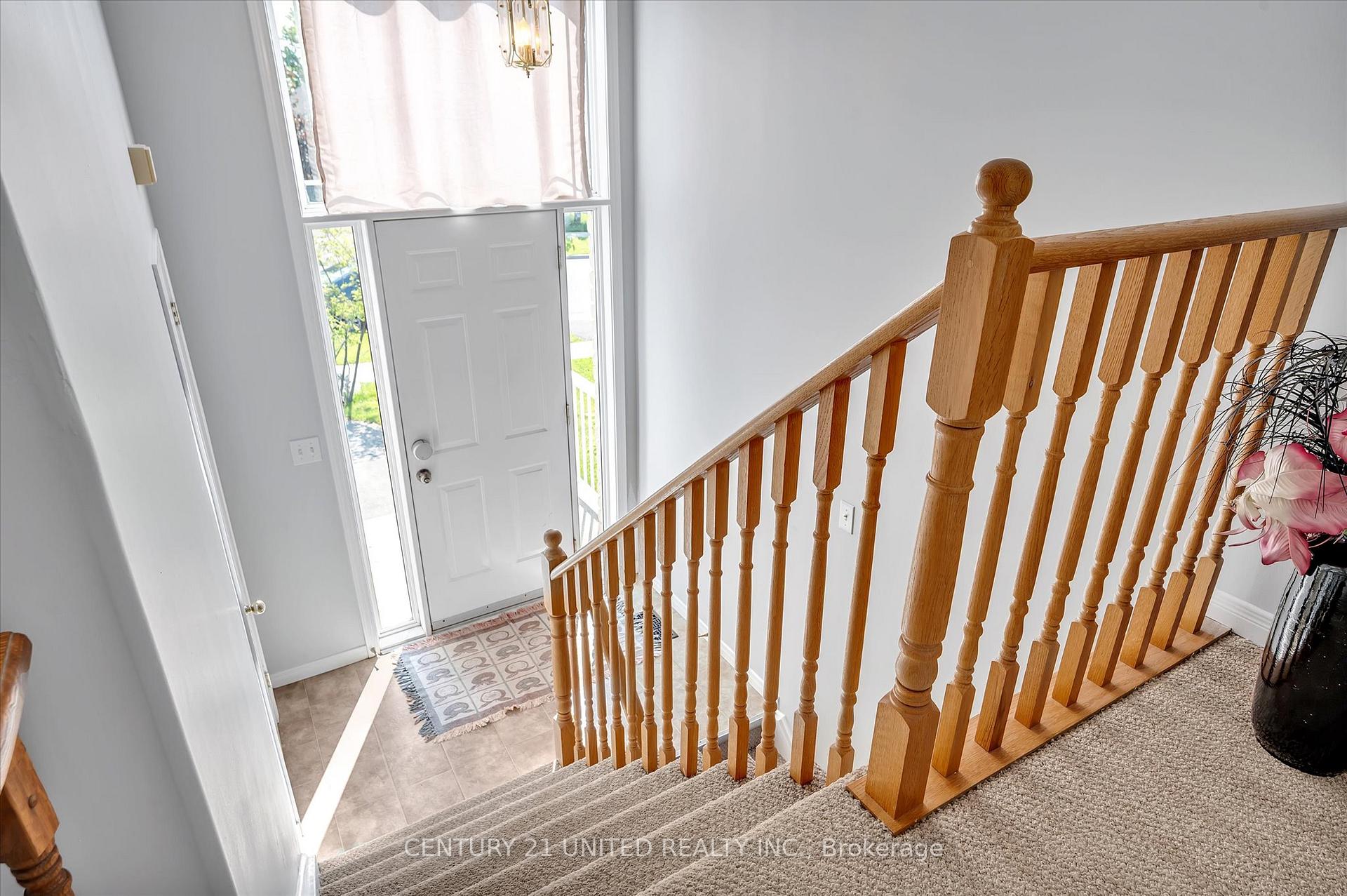 Photo 6 of 610 Clancy Crescent, Peterborough, Otonabee Ward 1 — HOMEH
