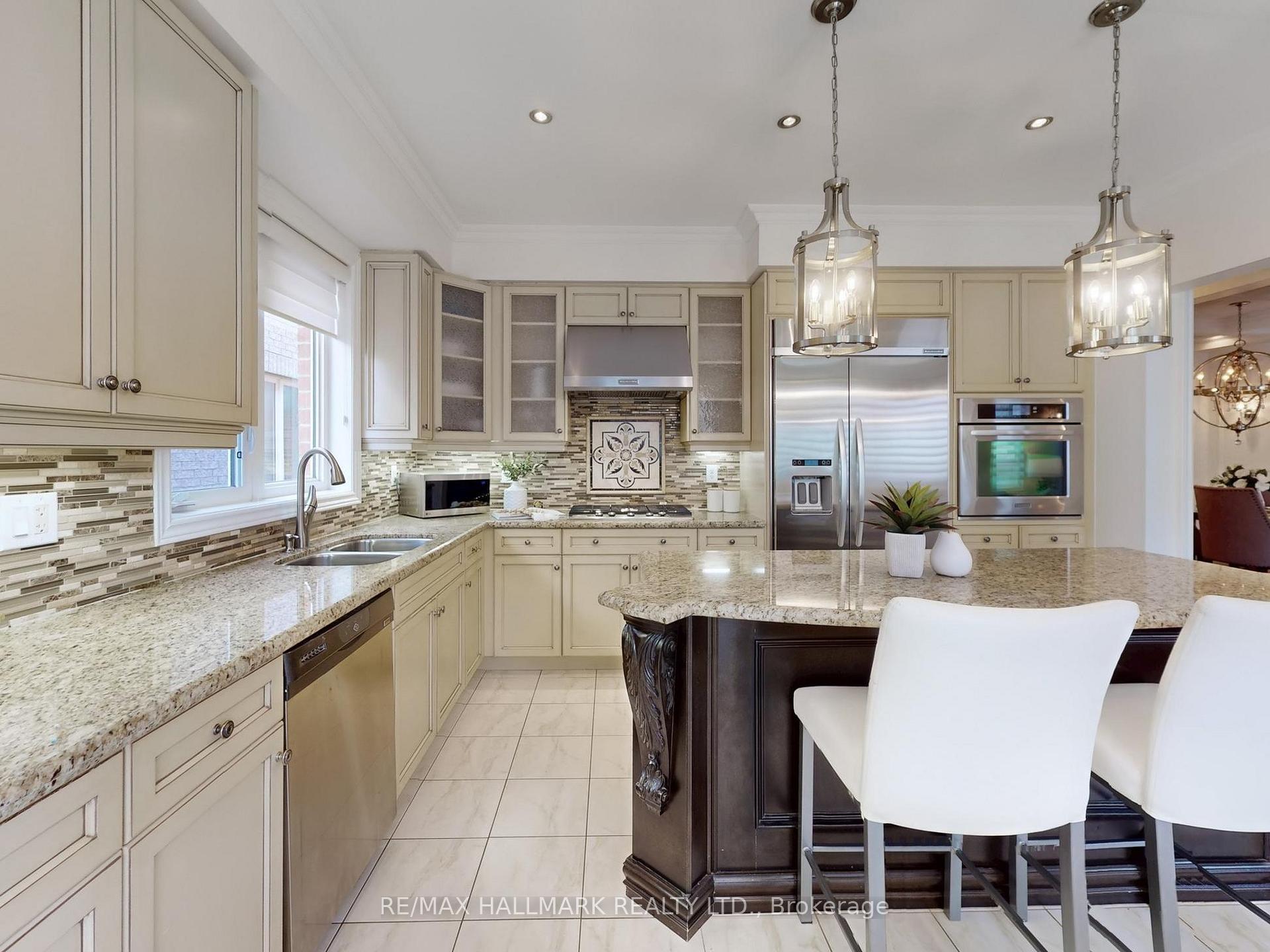 Photo 10 of 60 Wardlaw Place, Vaughan, Vellore Village — HOMEH
