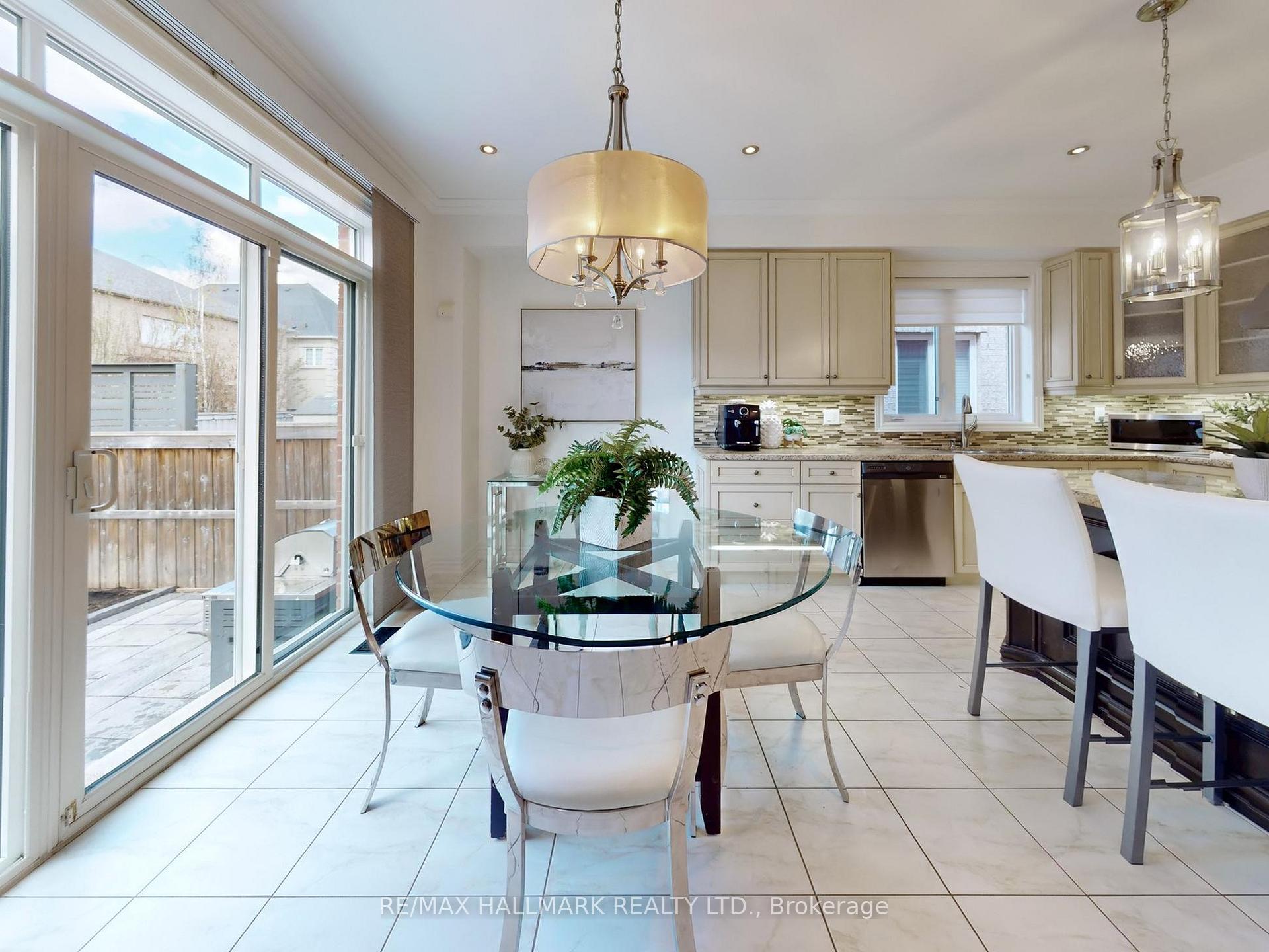 Photo 11 of 60 Wardlaw Place, Vaughan, Vellore Village — HOMEH