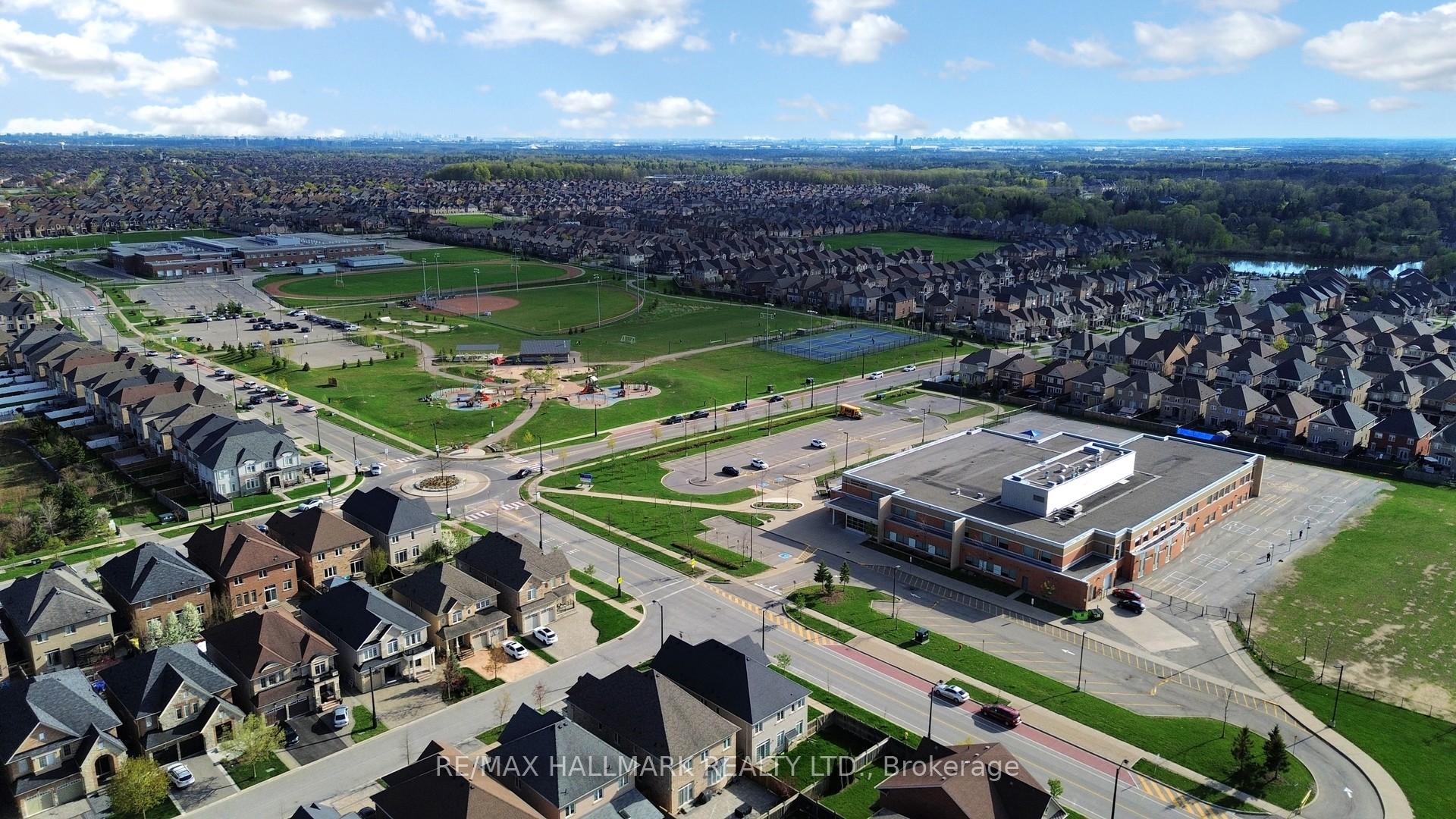 Photo 37 of 60 Wardlaw Place, Vaughan, Vellore Village — HOMEH