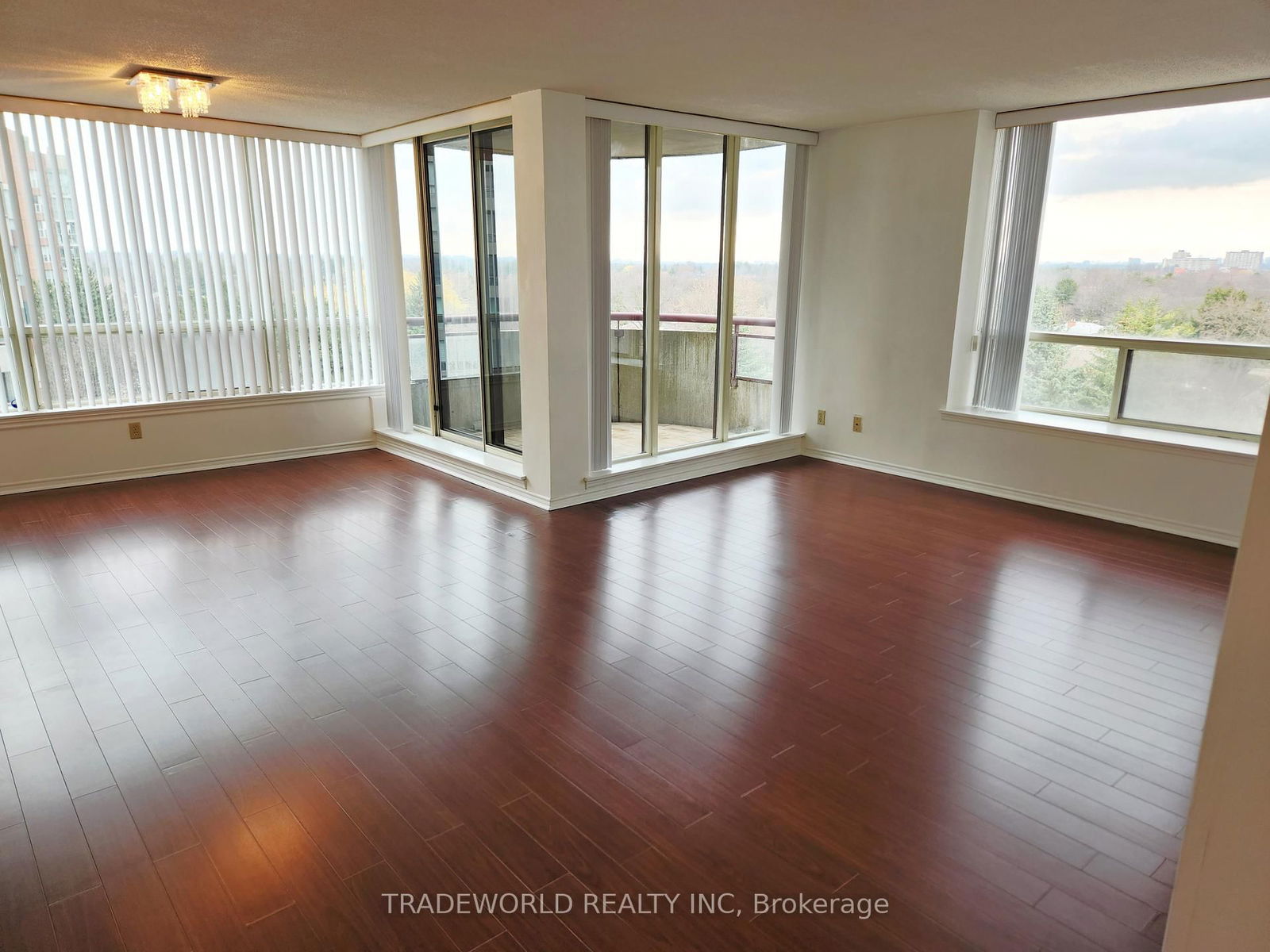 Photo 2 of Unit 807, 5765 Yonge St, North York, Newtonbrook East — HOMEH