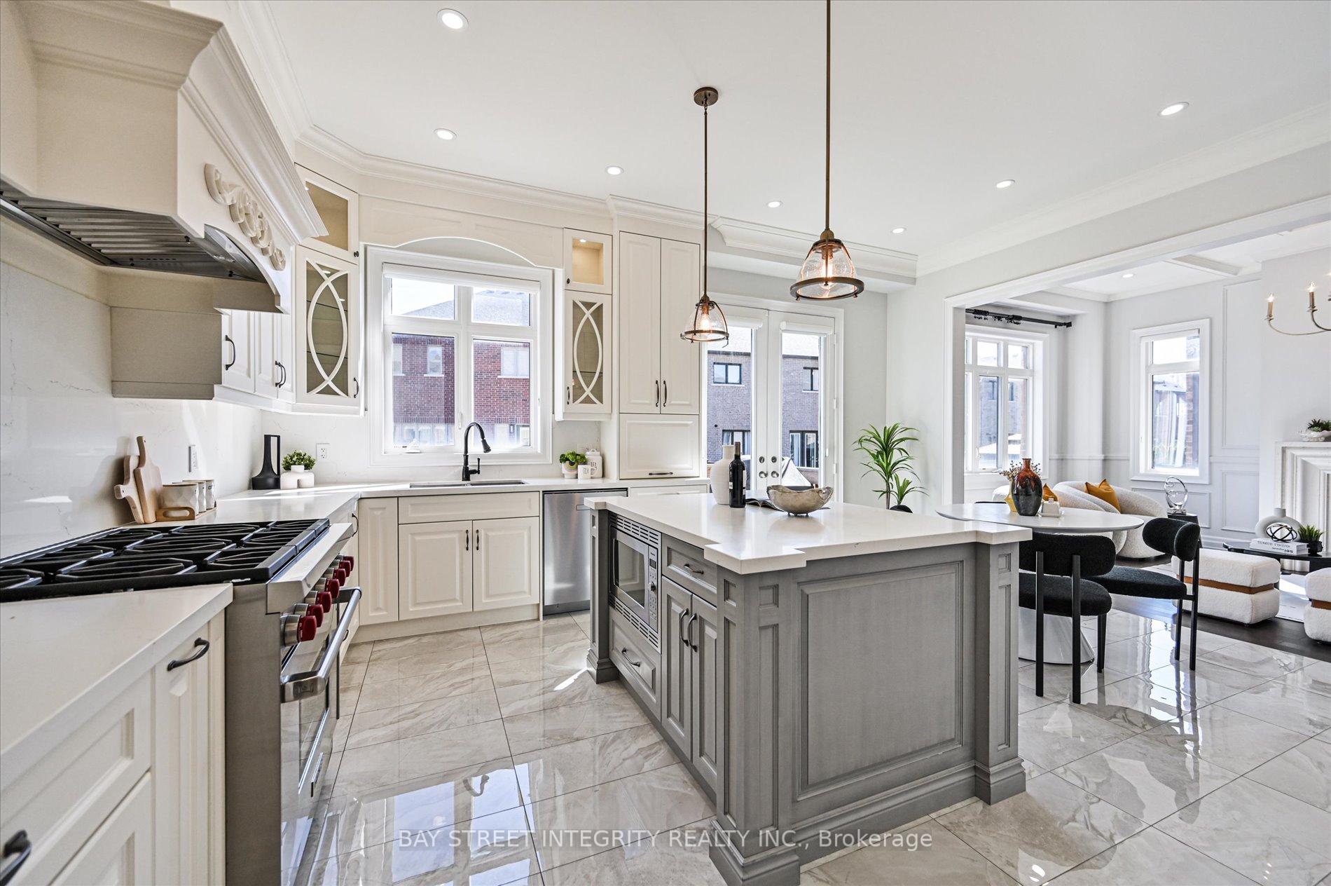 Photo 11 of 31 Alex Black Street, Vaughan, Patterson — HOMEH