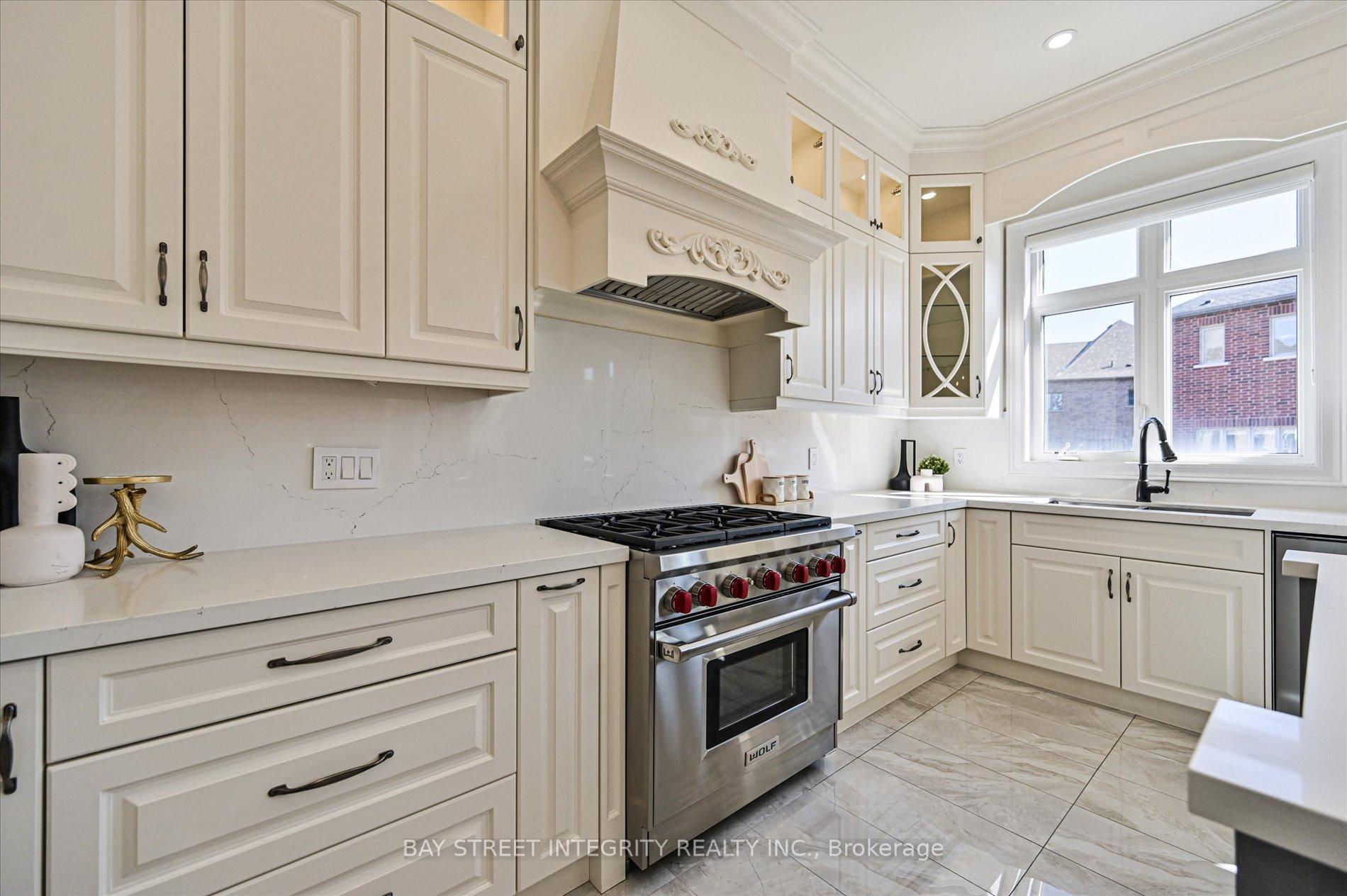 Photo 16 of 31 Alex Black Street, Vaughan, Patterson — HOMEH
